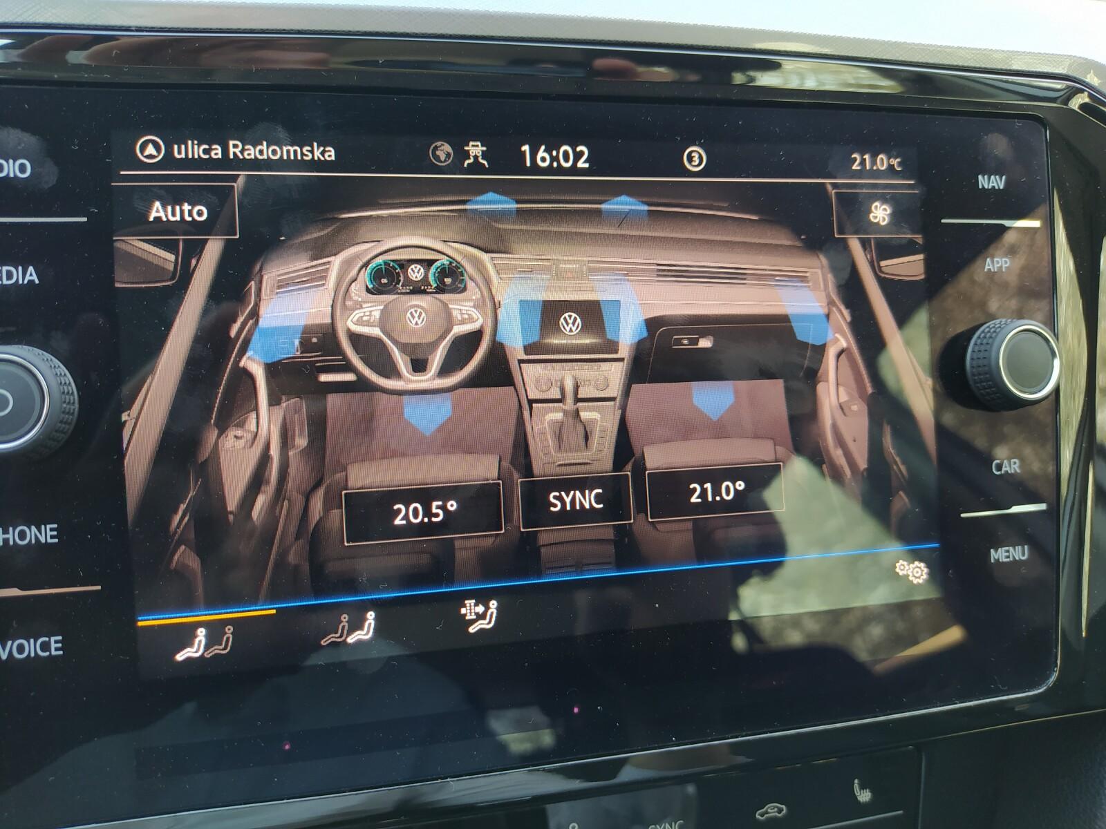 TSI 150KM Business | Nawigacja | LED | Keyless | Salon PL | FV23% 18