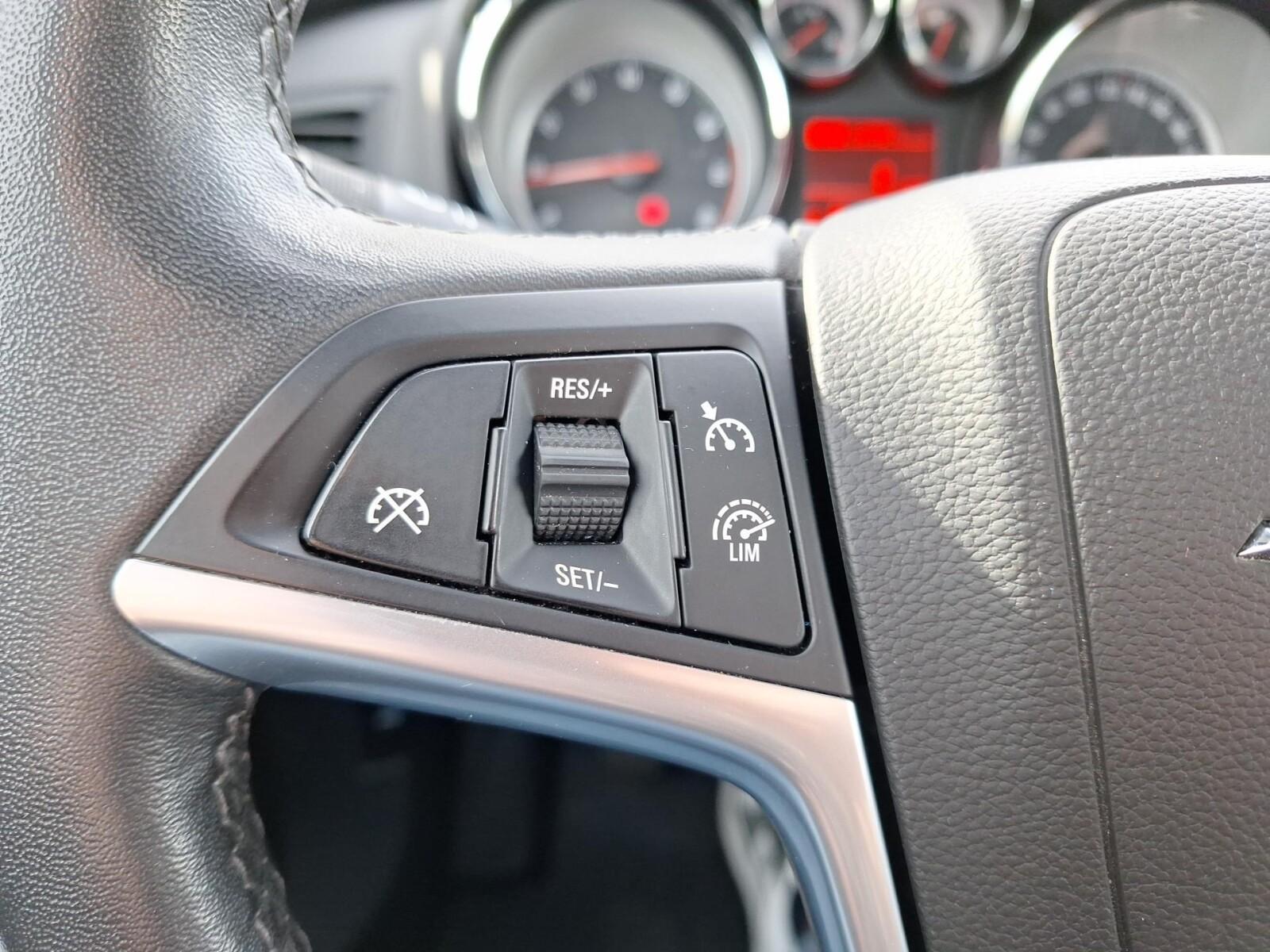 Active | Czujniki parkowania | Bluetooth | Tempomat | Serwis ASO 13