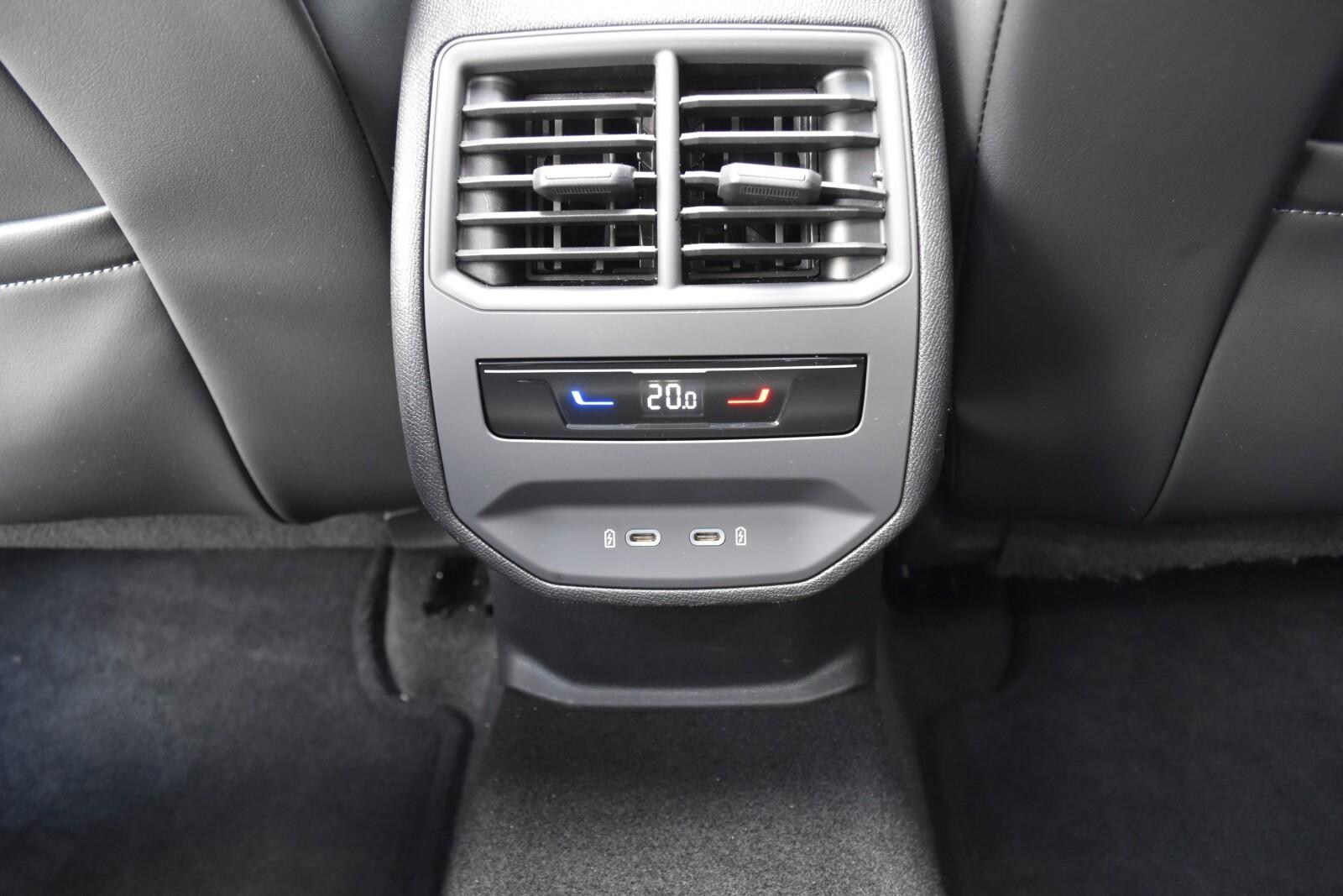 ST 150KM DSG Fulllink Kamera Beats LED Panorama Półskóra Virtual 23% 36