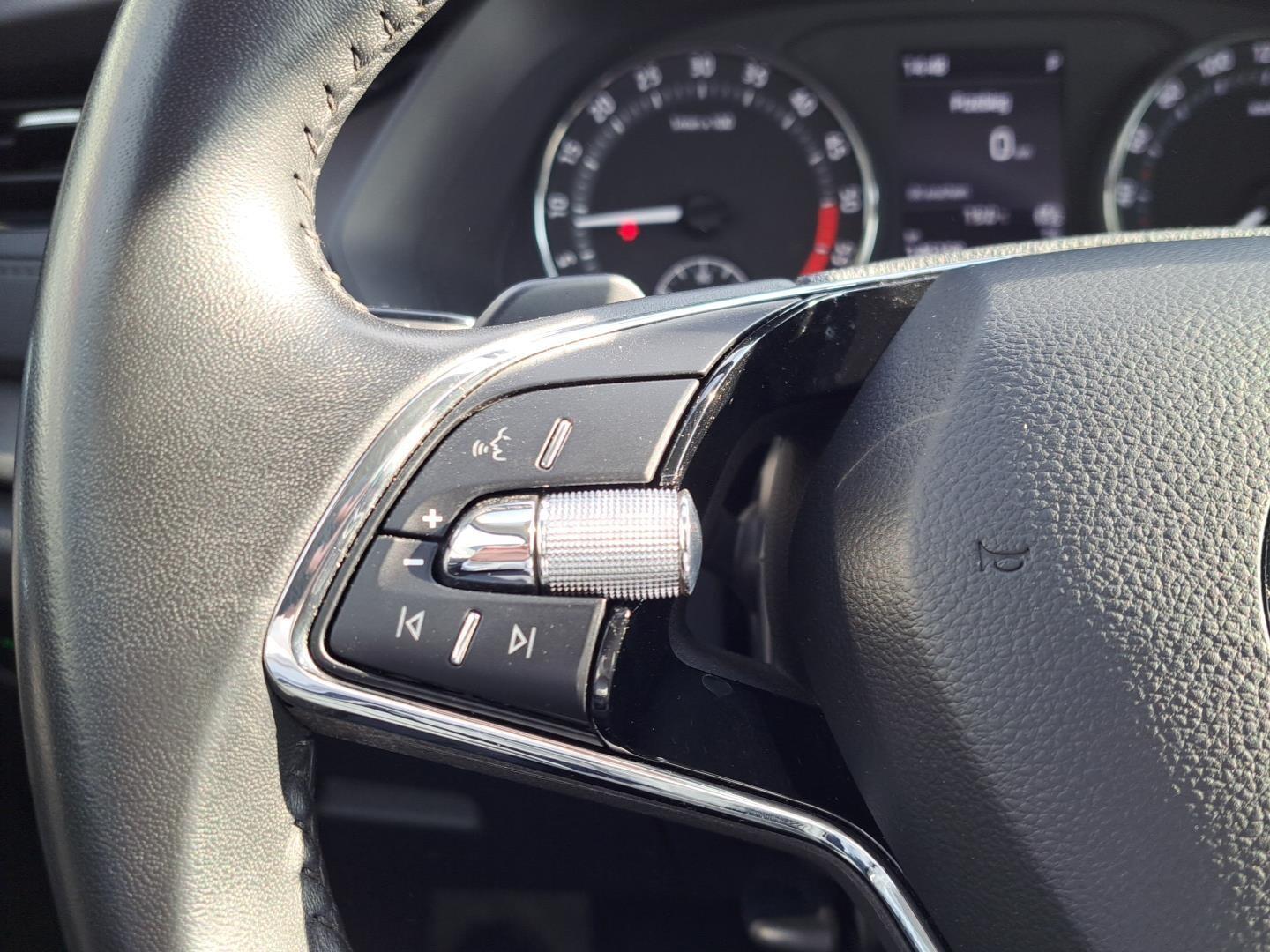 Skoda Octavia 2.0 TDI 150 KM DSG Kombi Ambition Salon Polska 21