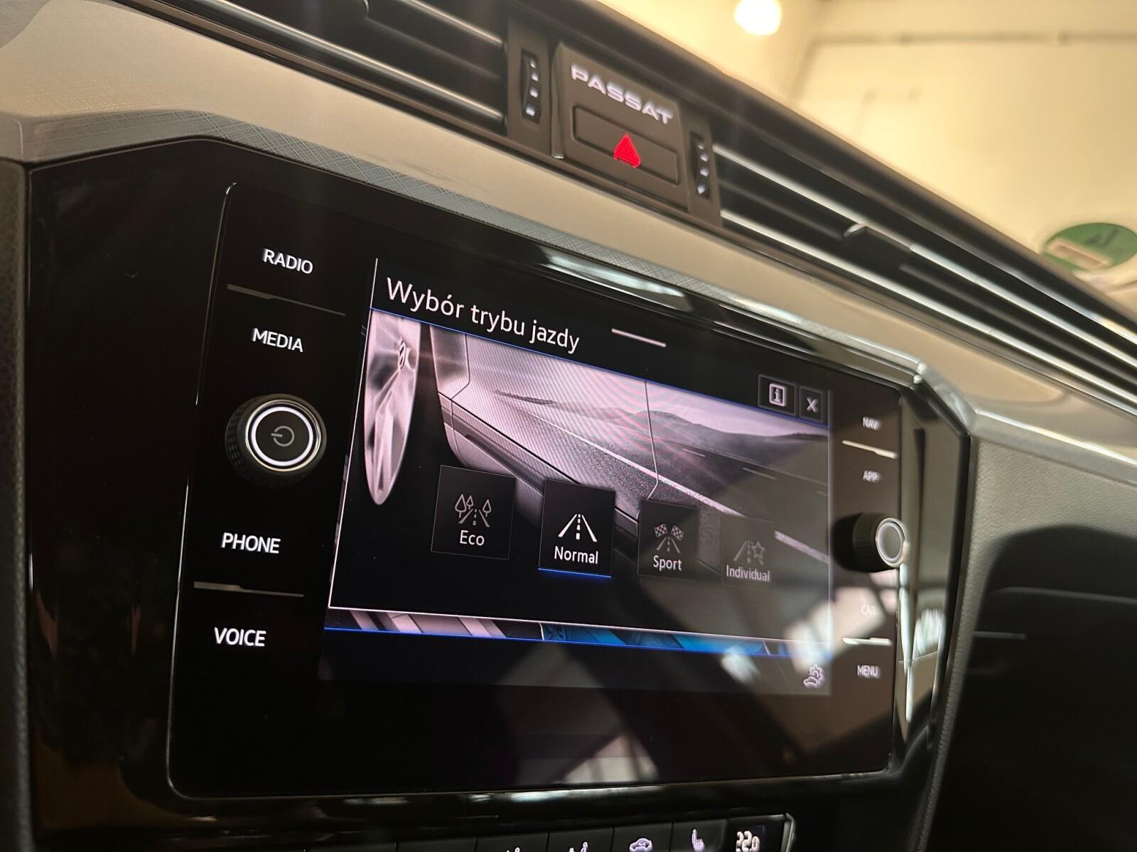 Business 2.0TSI DSG 190 KM | Full LED | Nawigacja | Keyless | Kamera 13