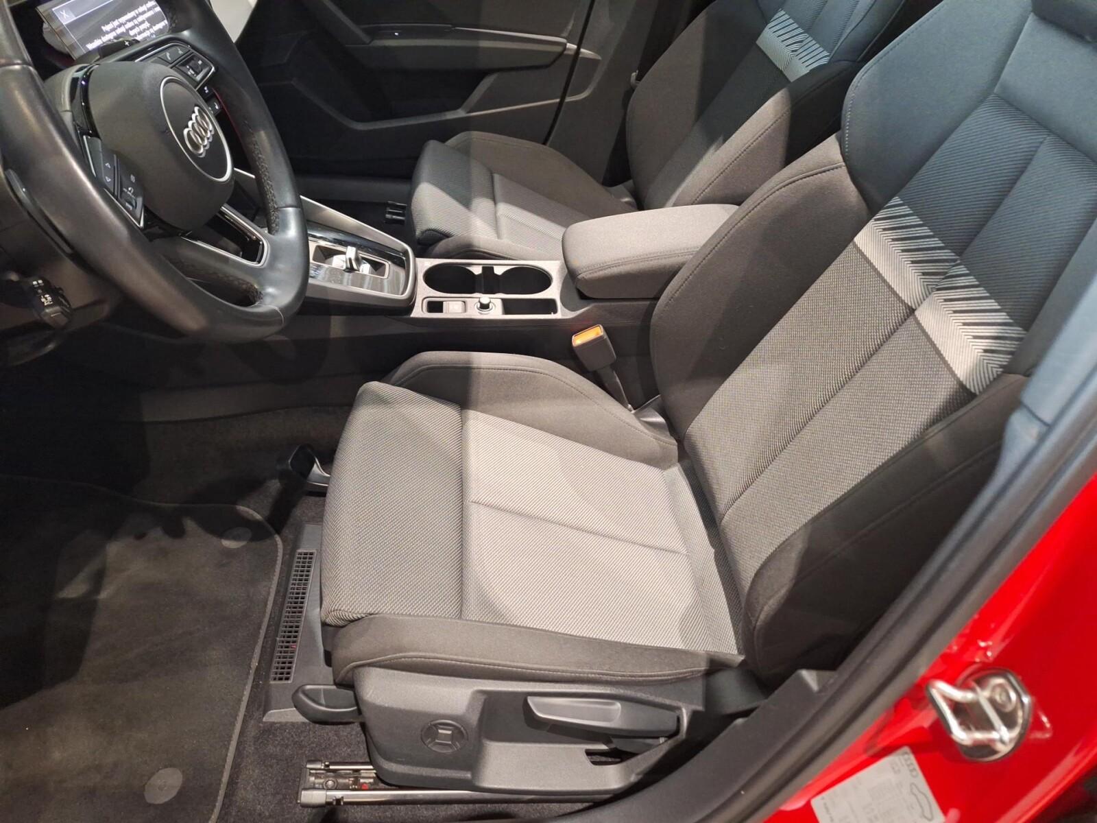 FV23% Dach szklany Kamera Fotel sportowy Audi smartphone interface 11
