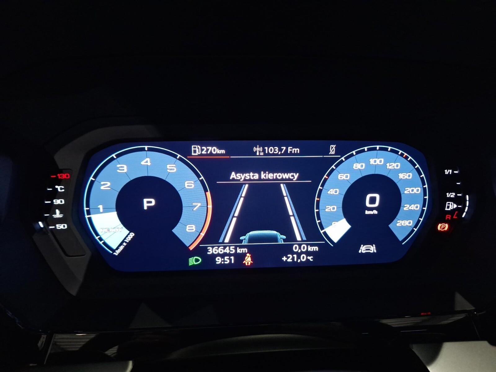 FV23% Dach szklany Kamera Fotel sportowy Audi smartphone interface 12