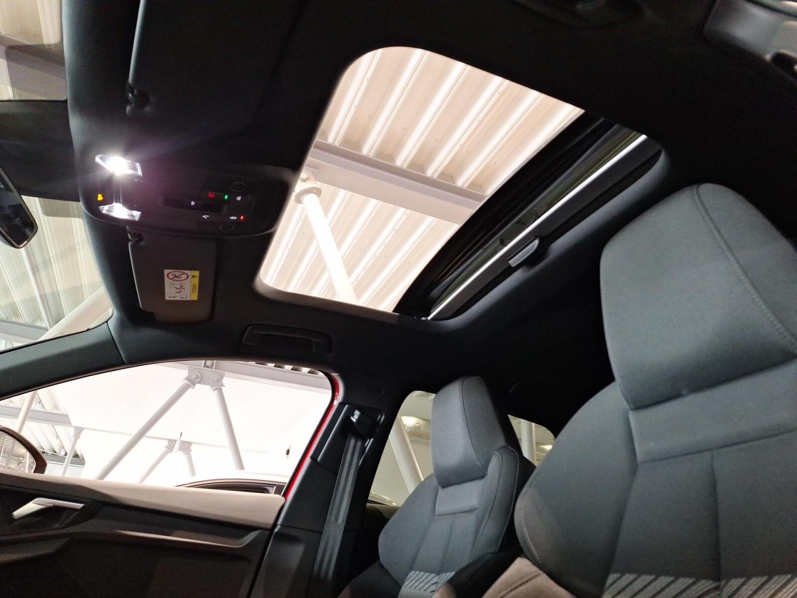 FV23% Dach szklany Kamera Fotel sportowy Audi smartphone interface 17