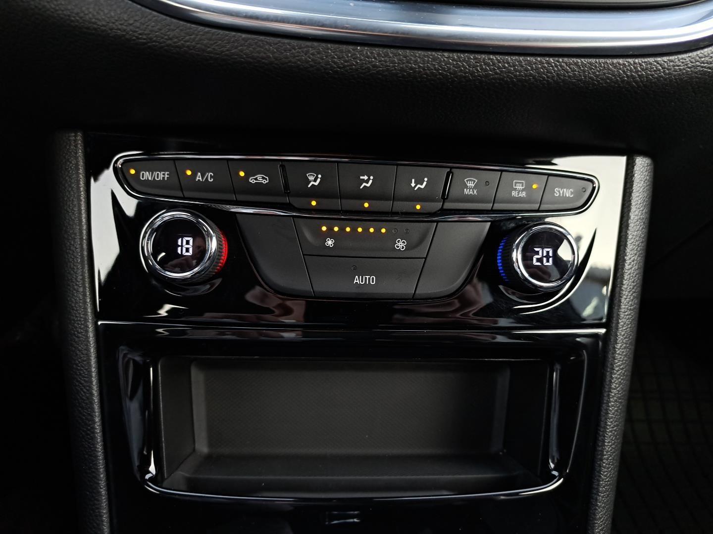 SalonPL 1.2T 145KM Elegance Kamera Czuj.Park. Tempomat Bezwypadek FV23 22