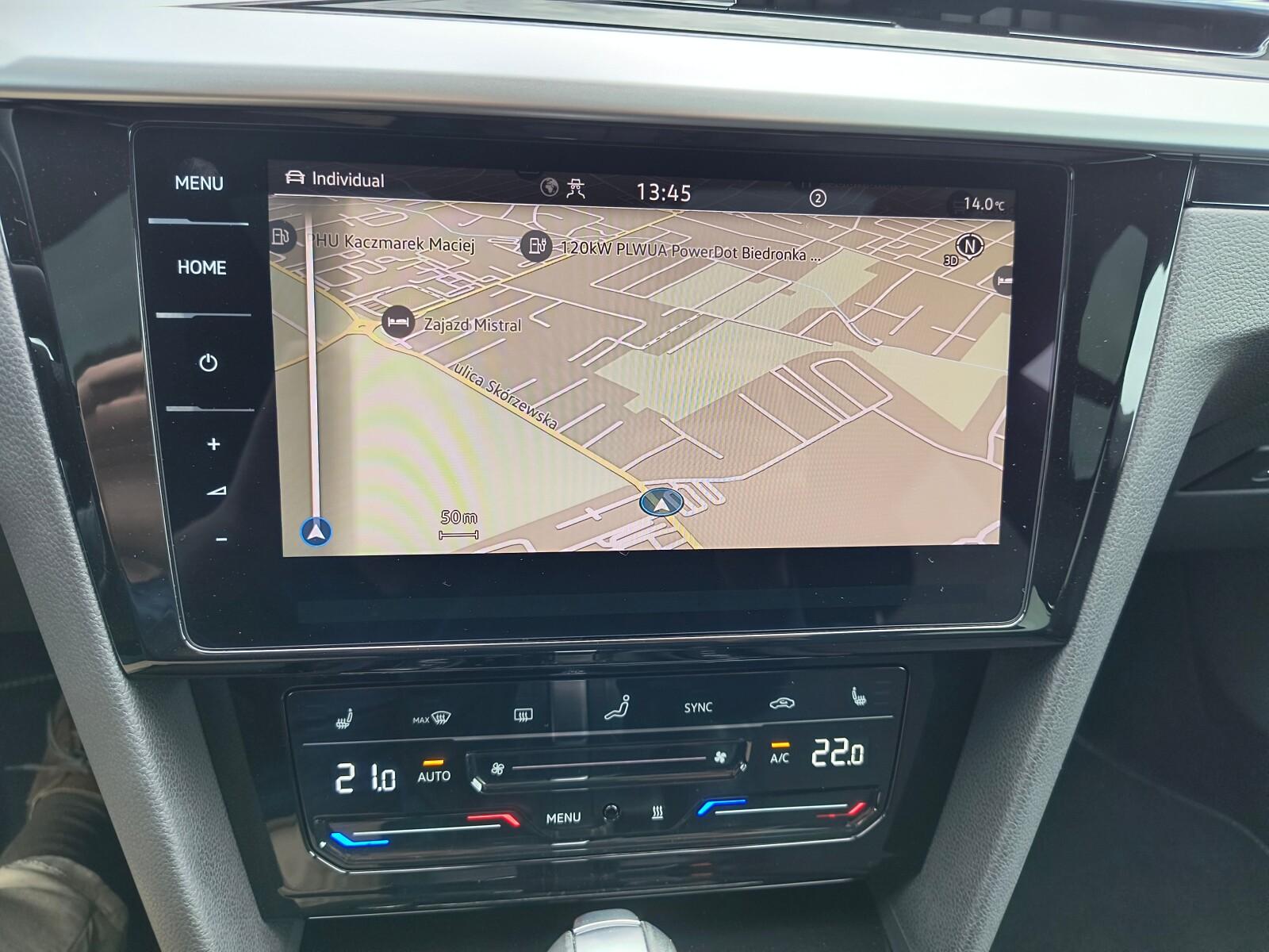 R-Line ASO 2.0TSI 190KM pakiety Webasto H&K panorama LED as.park. VAT 31
