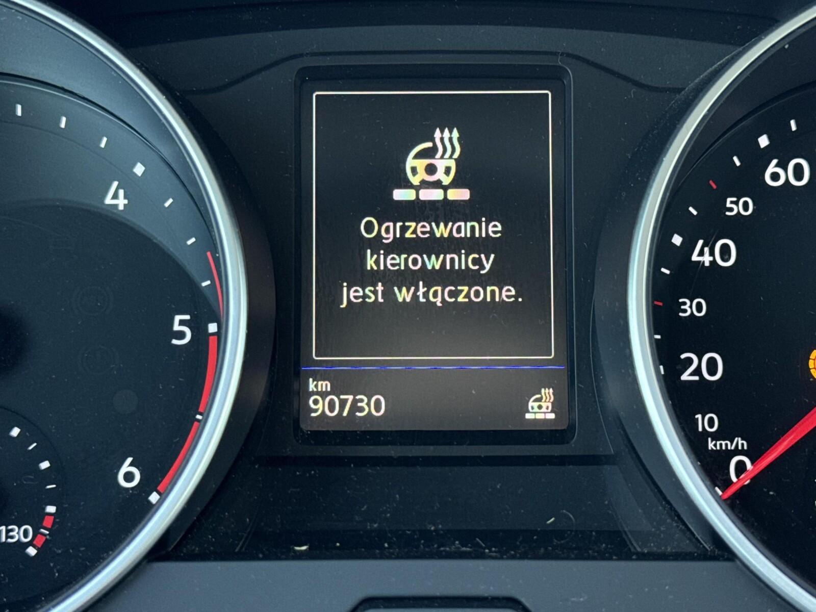 Android Auto Nawigacja Head-Up Kamera Reflektory LED Lane assist 25