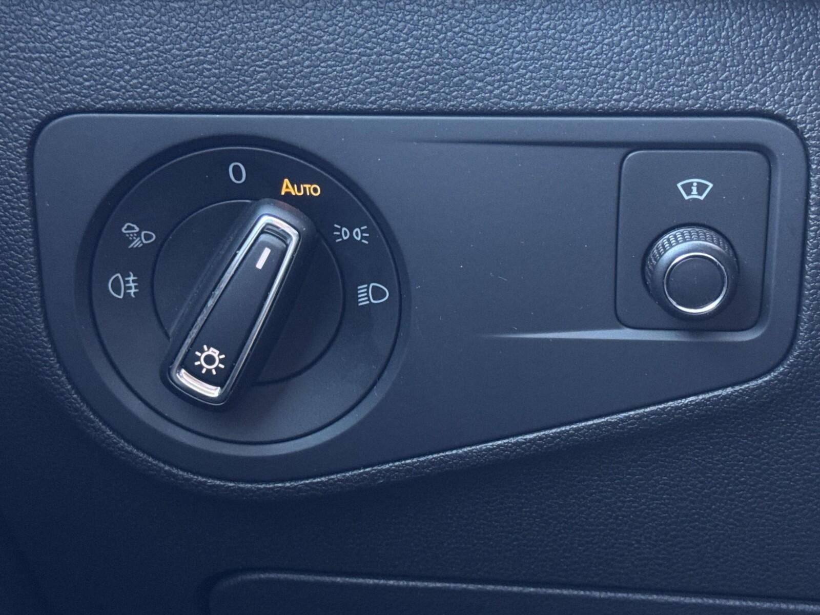 Android Auto Nawigacja Head-Up Kamera Reflektory LED Lane assist 27