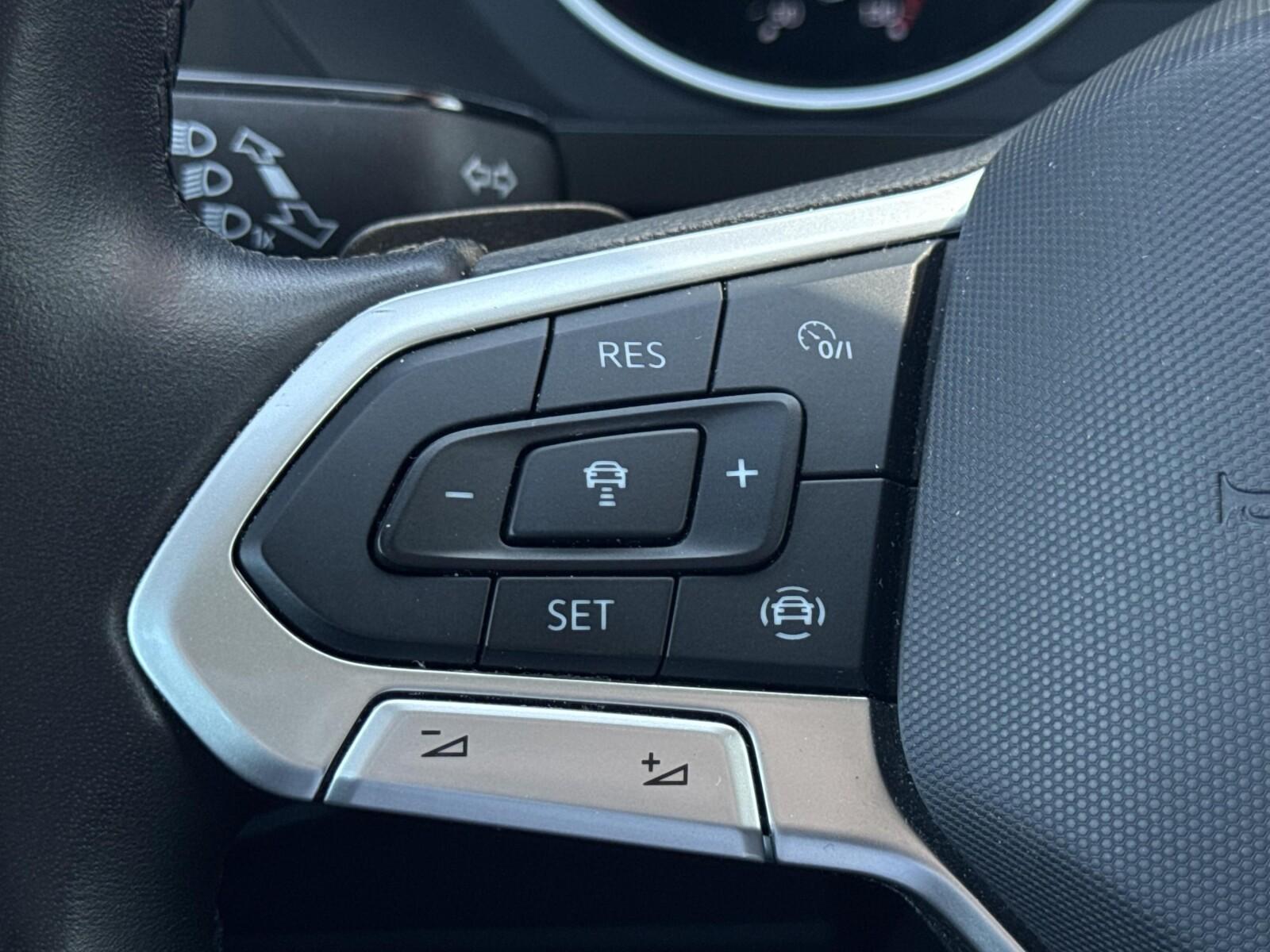 Android Auto Nawigacja Head-Up Kamera Reflektory LED Lane assist 28