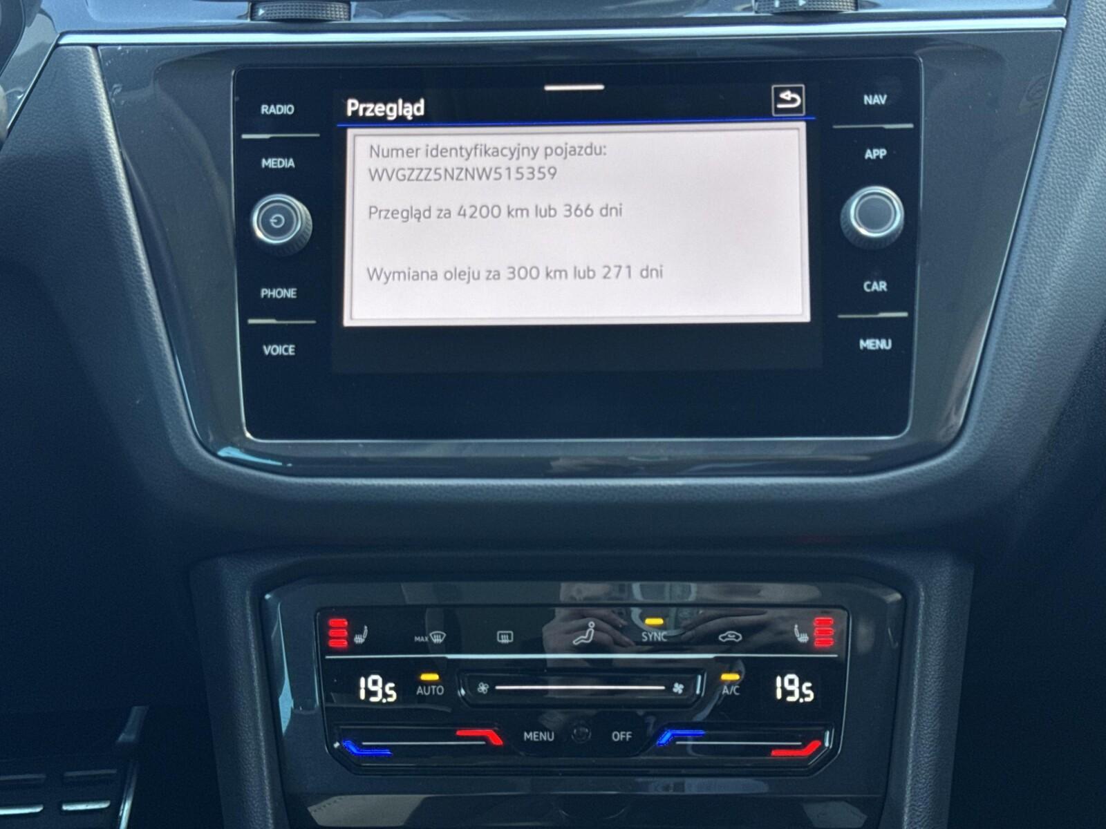 Android Auto Nawigacja Head-Up Kamera Reflektory LED Lane assist 21