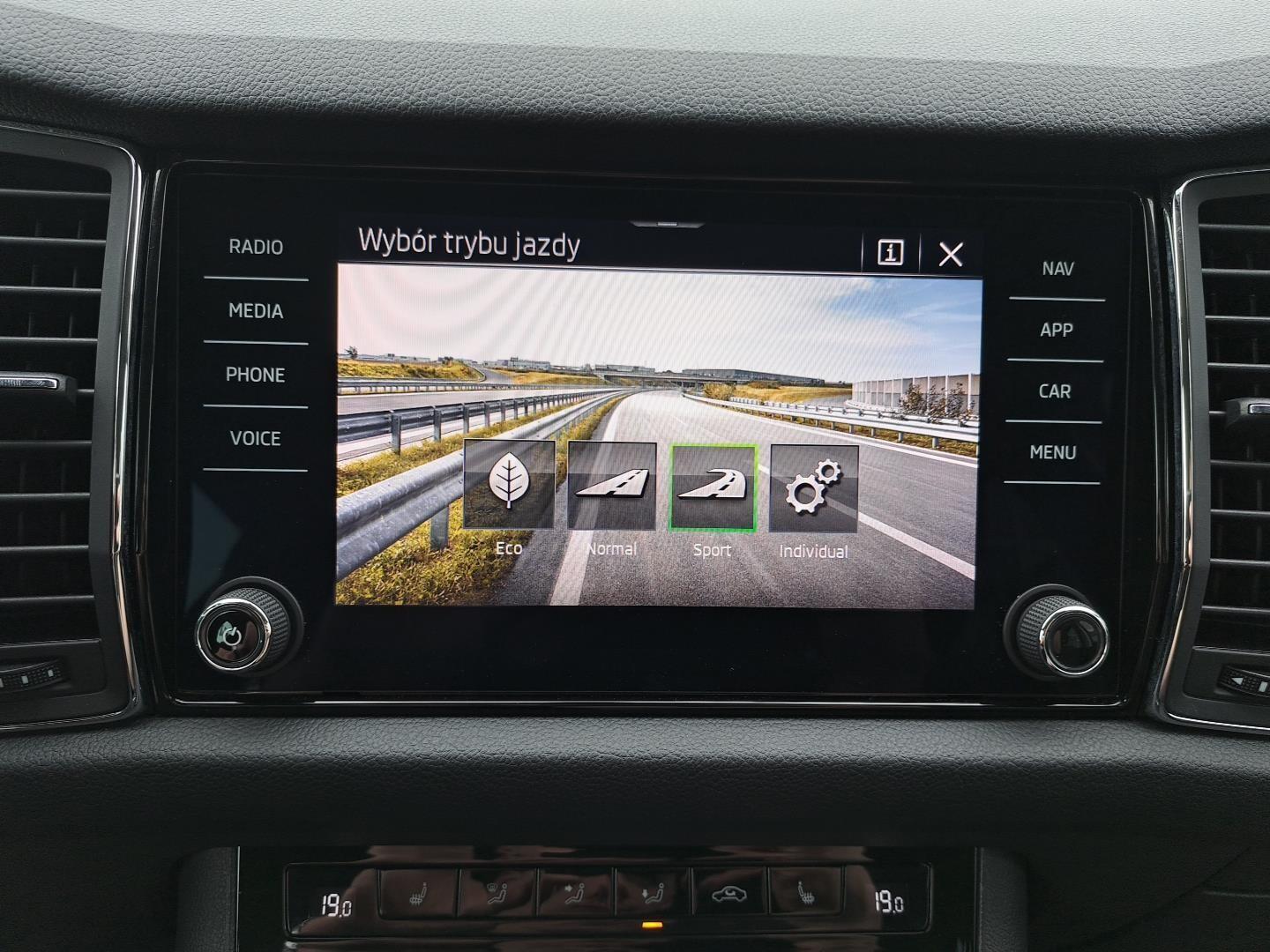 Style 1.5TSI 150KM SalonPL DSG Kamera Hak Kessy ACC SmartLink Alu FV23 25