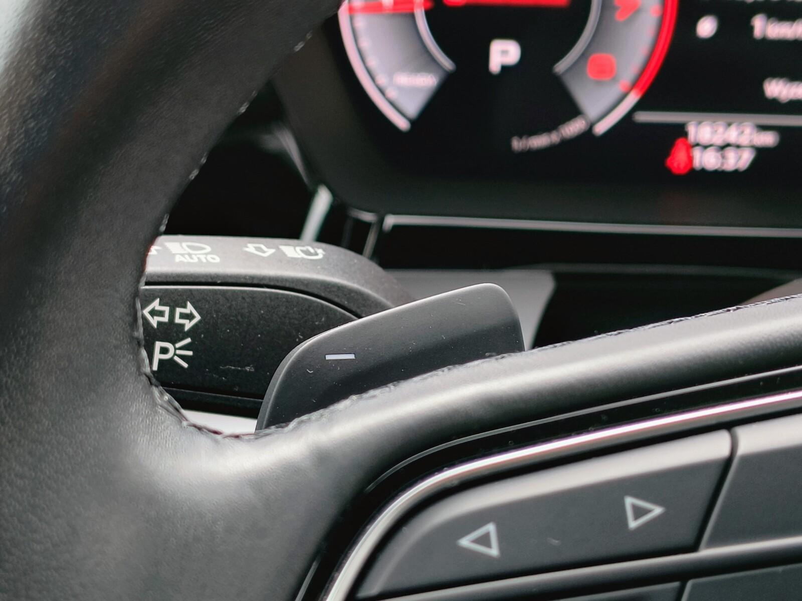 Kamera cofania, S-line, Auto-hold, czarna podsufitka, fotele kubełkowe 15