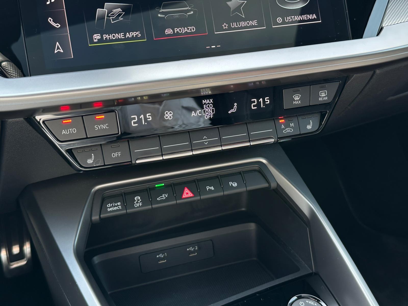 Plug-In 245KM, Adaptacyjny tempomat, Czerń Plus, Panorama! 31