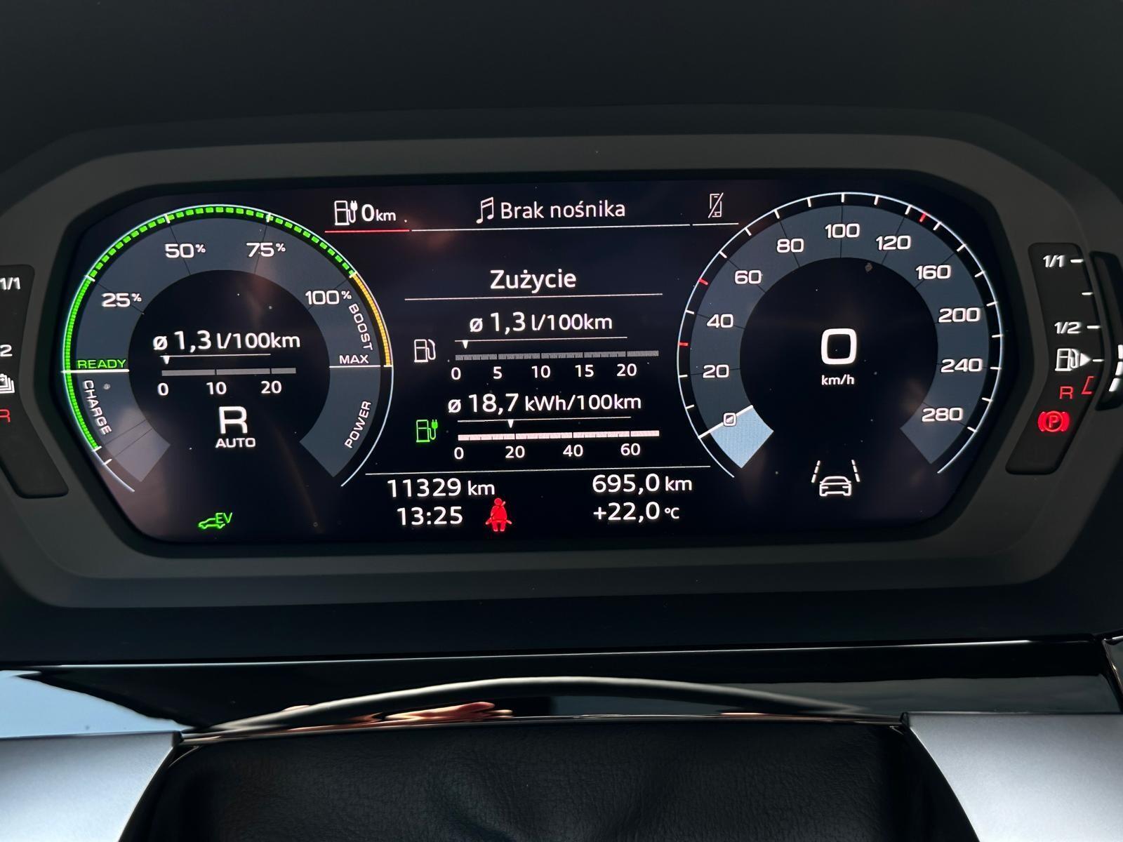 Plug-In 245KM, Adaptacyjny tempomat, Czerń Plus, Panorama! 33