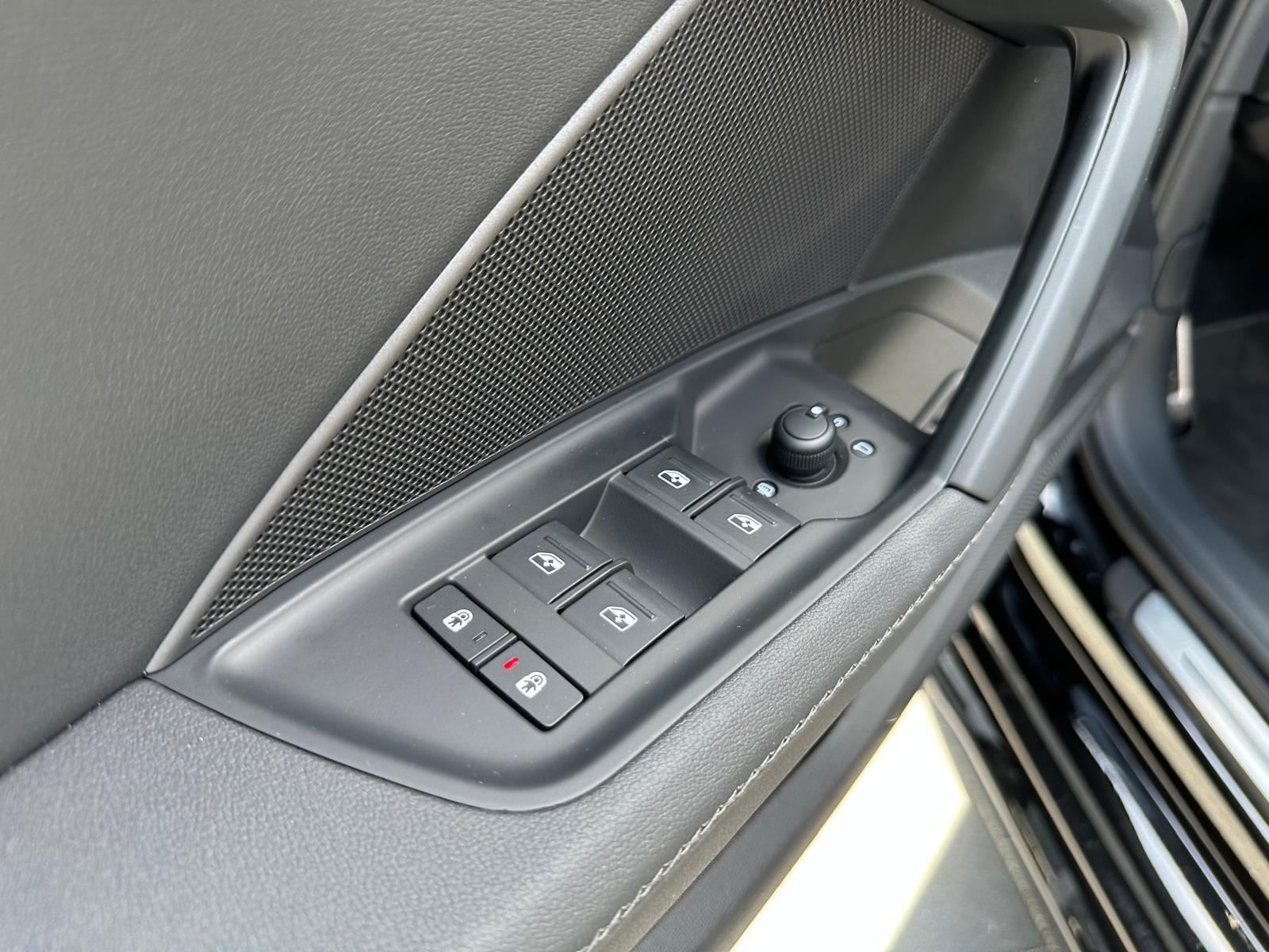 Plug-In 245KM, Adaptacyjny tempomat, Czerń Plus, Panorama! 13
