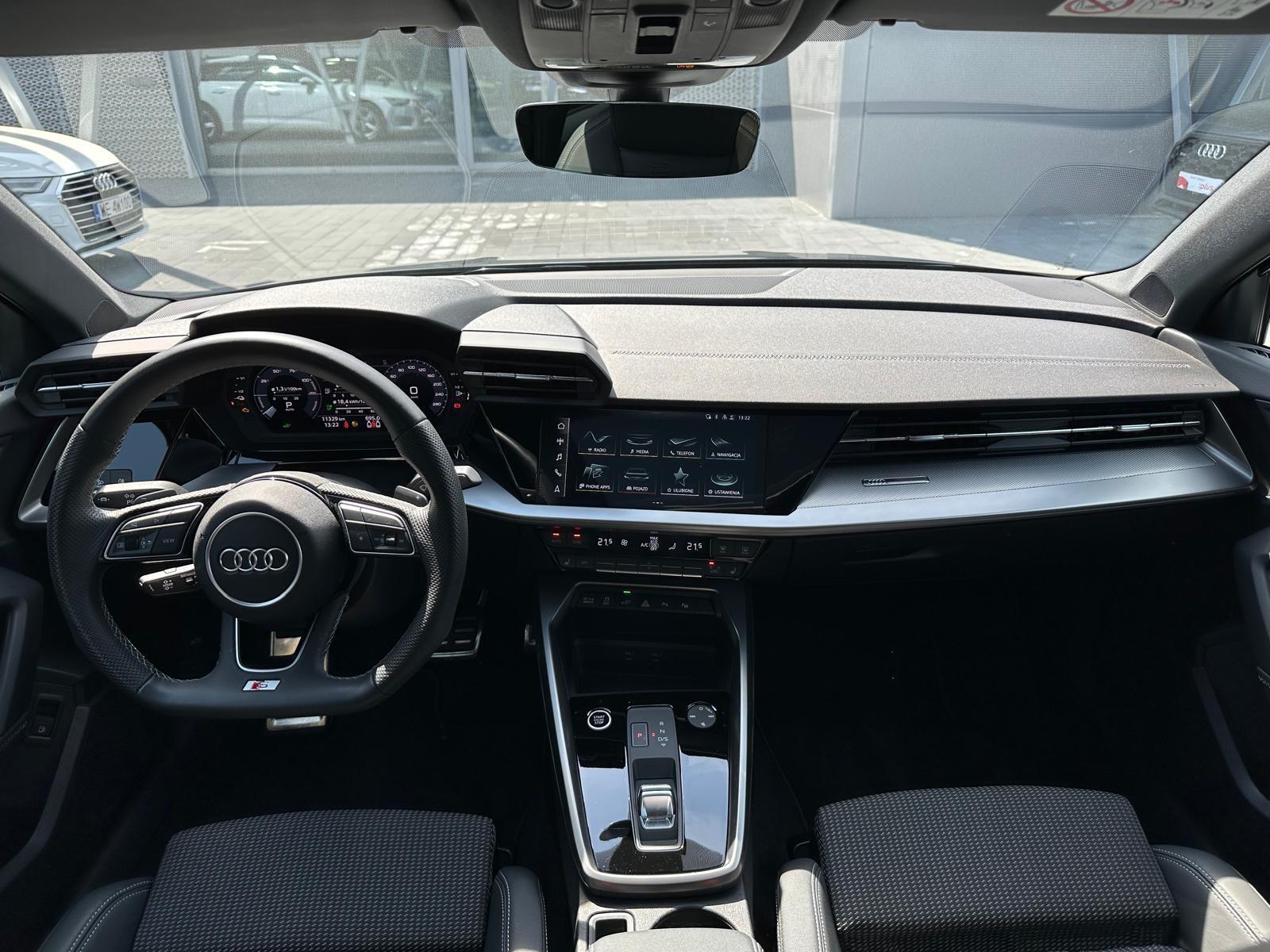 Plug-In 245KM, Adaptacyjny tempomat, Czerń Plus, Panorama! 19