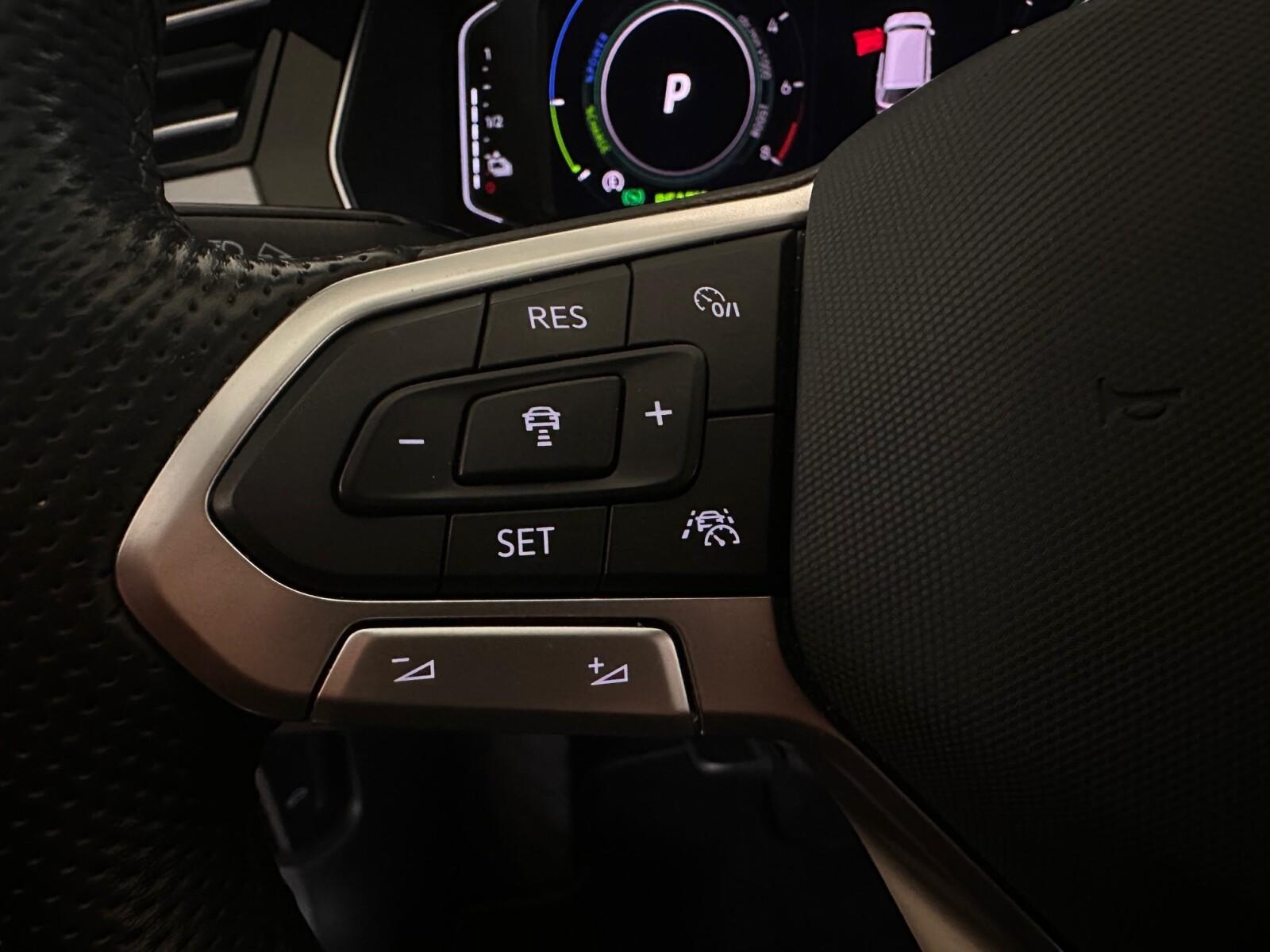 GTE 1.4 TSI Plug-In Hybrid DSG | Kamery 360 | Asystenci | Hak 18