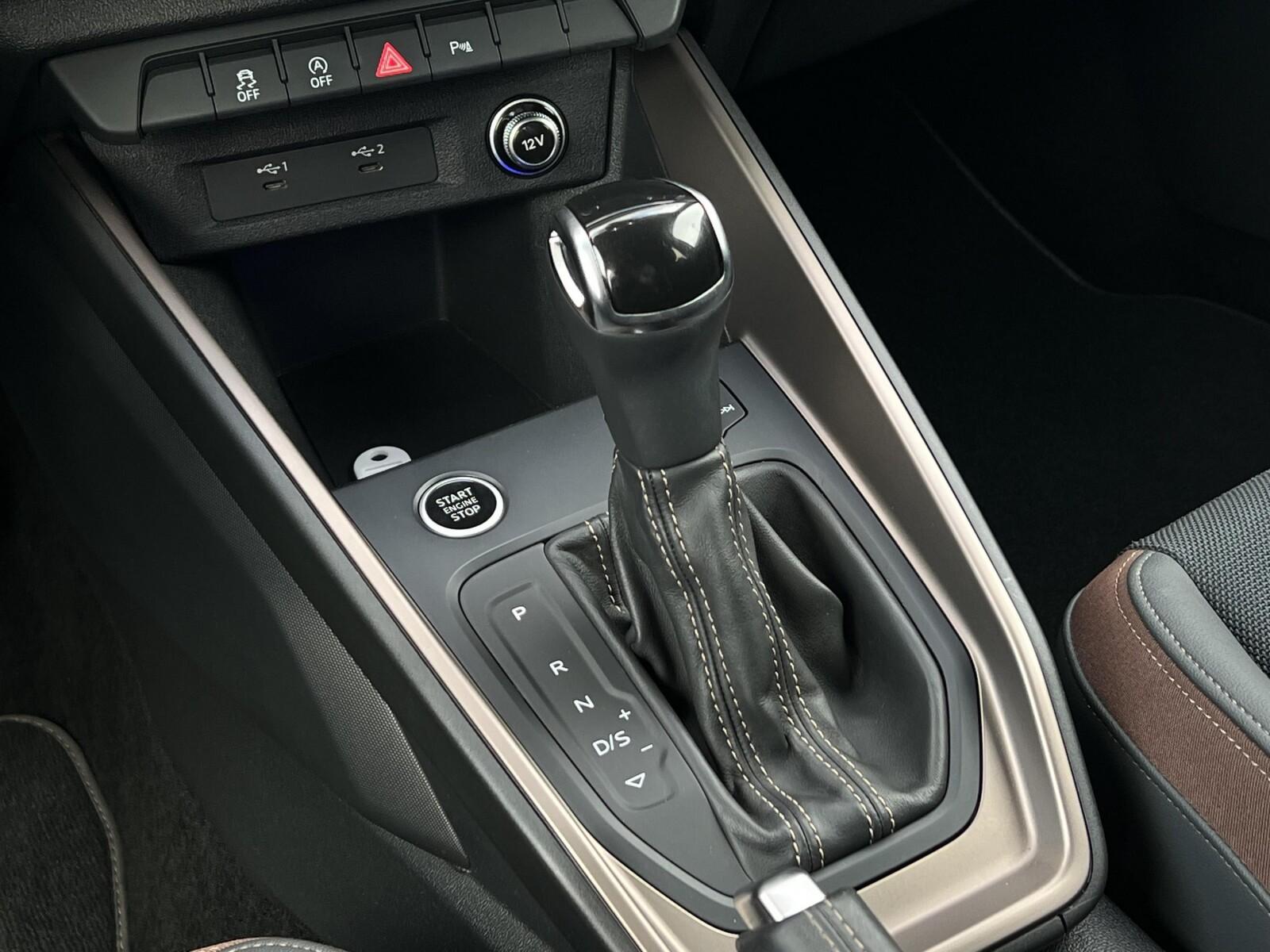 Reflektory LED Kamera cofania Apple CarPlay Android Auto Gwarancja 17