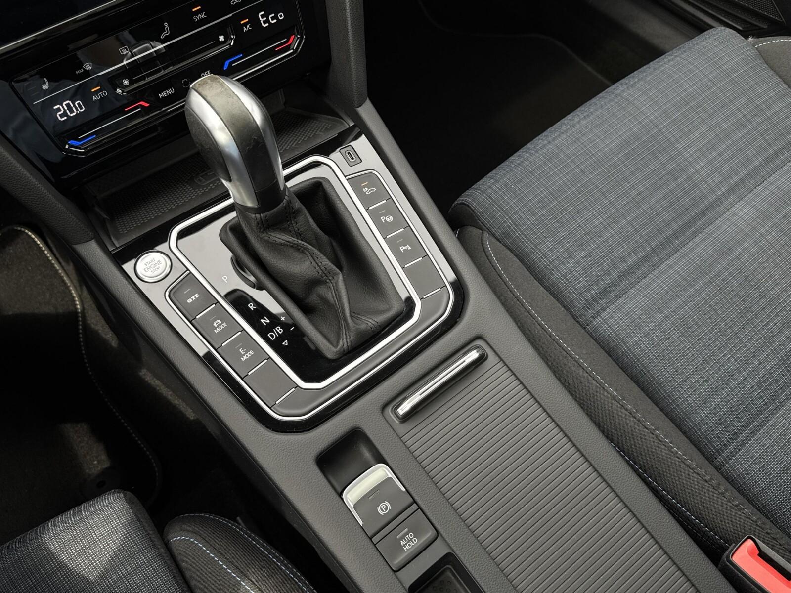 TSI Plug-In Hybrid 218KM GTE | DCC | Panorama | Matrix | FV23% 26