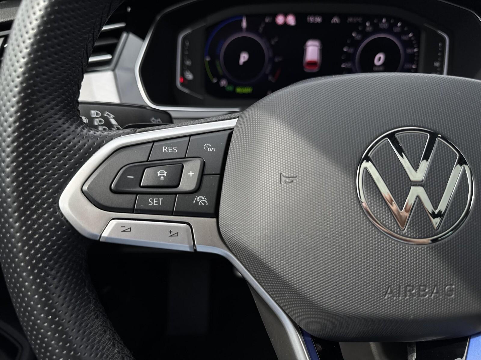 TSI Plug-In Hybrid 218KM GTE | DCC | Panorama | Matrix | FV23% 14