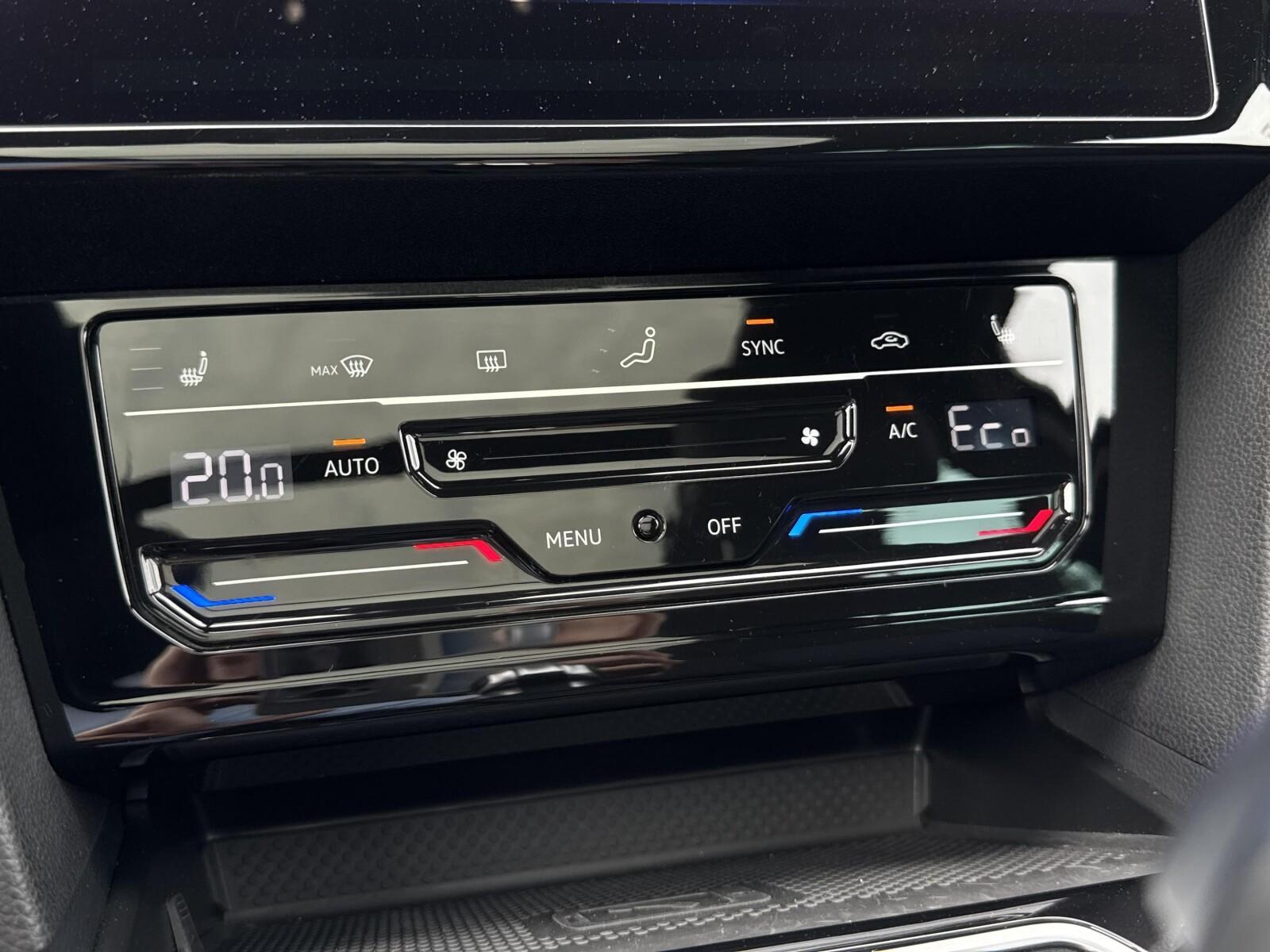 TSI Plug-In Hybrid 218KM GTE | DCC | Panorama | Matrix | FV23% 24