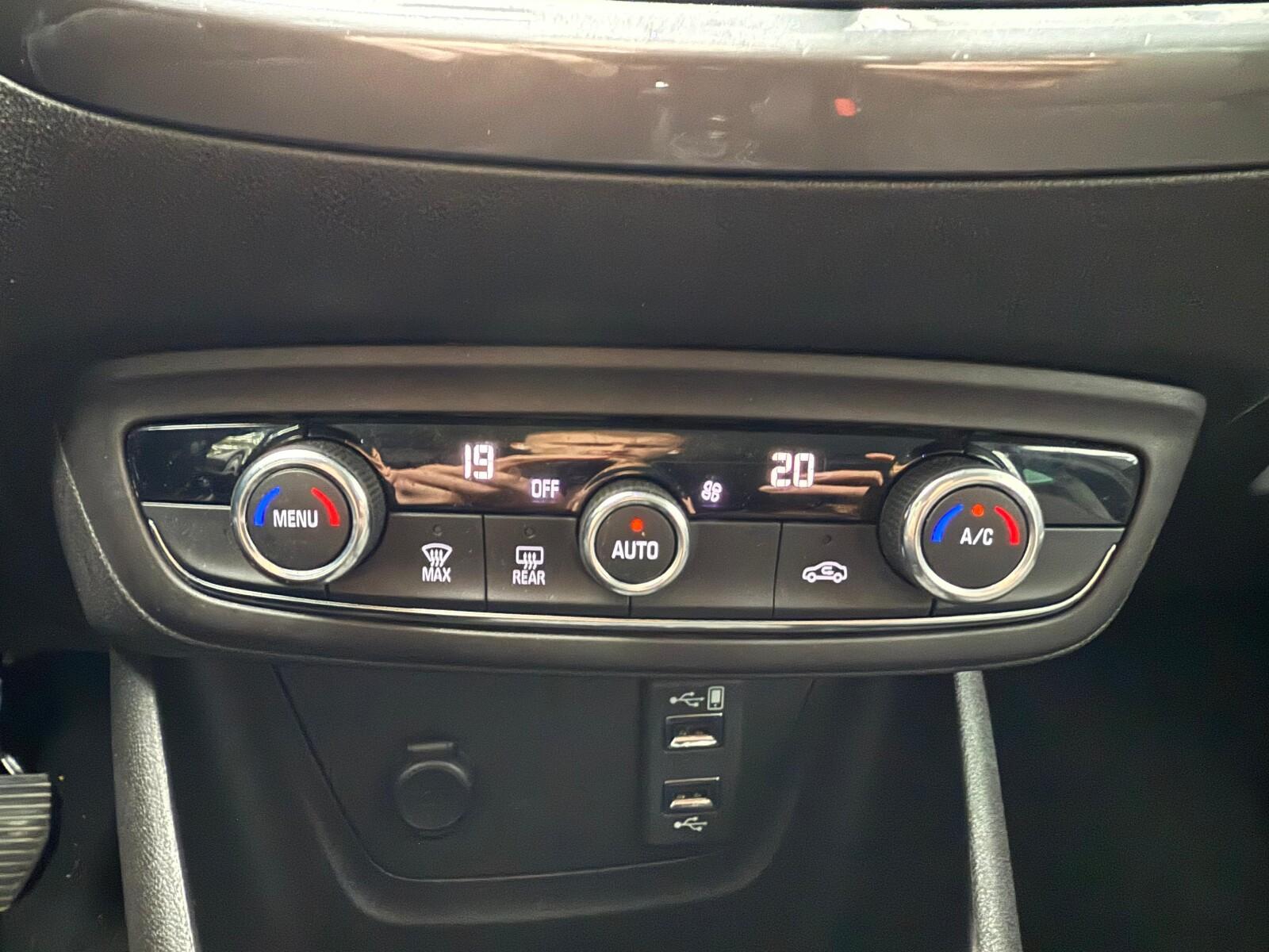 Elegance 1.2 110KM, Kamera, Keyless, Tempomat, Niski Przebieg, FV23% 23