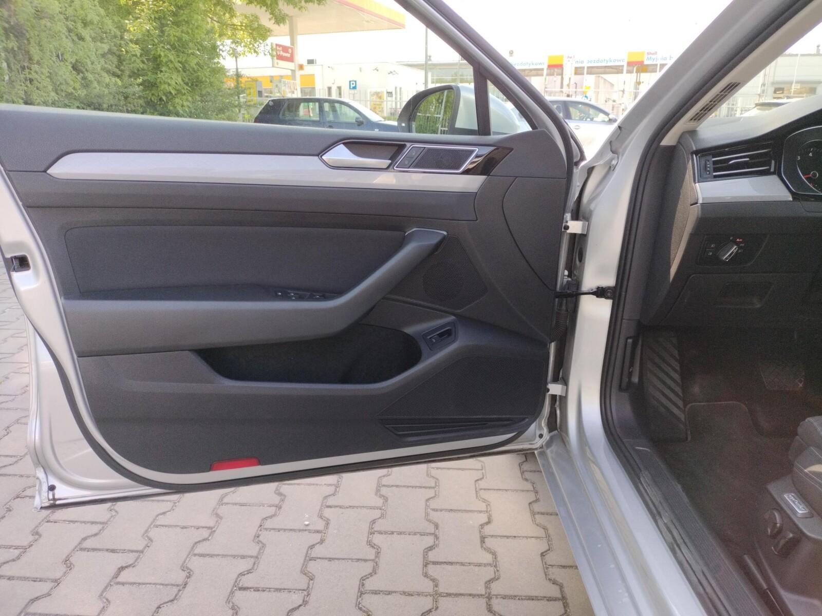 Salon PL, Niski przebieg, DSG, ACC, wersja Business 9
