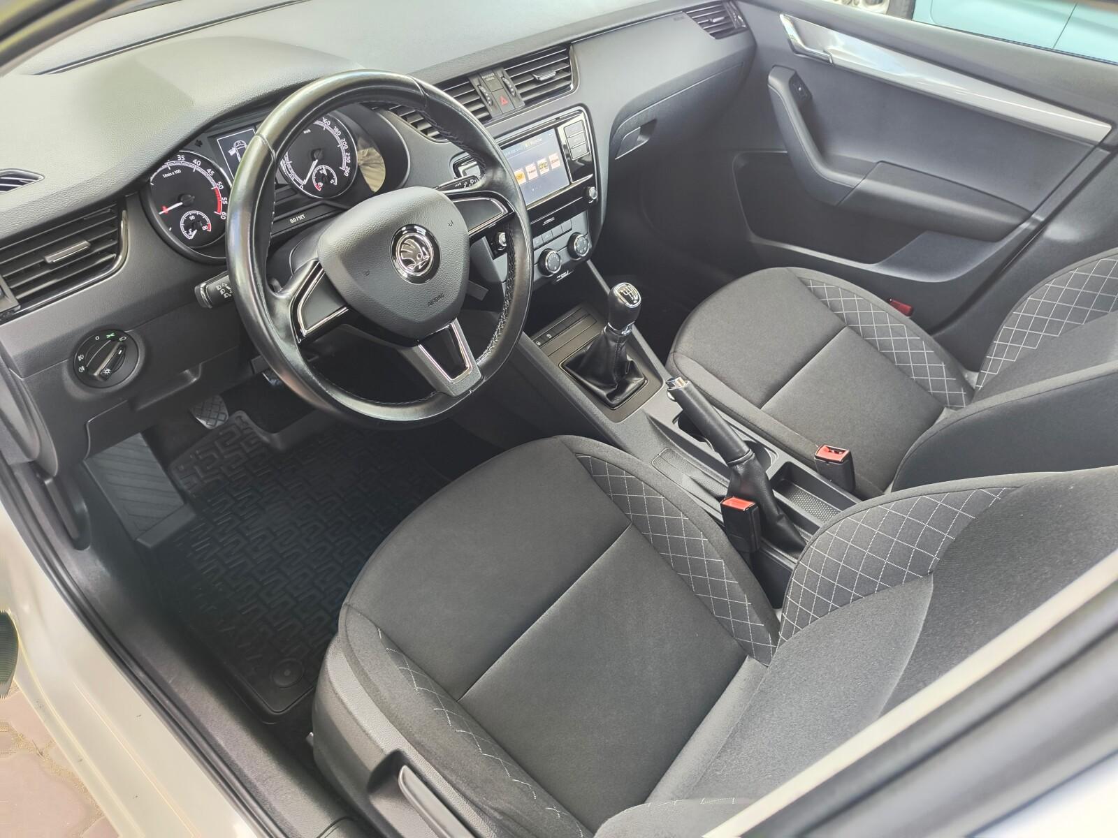 SalonPL serwis ASO 1.6TDI 115KM pakiet SmartLink komputer Airbag VAT23 13