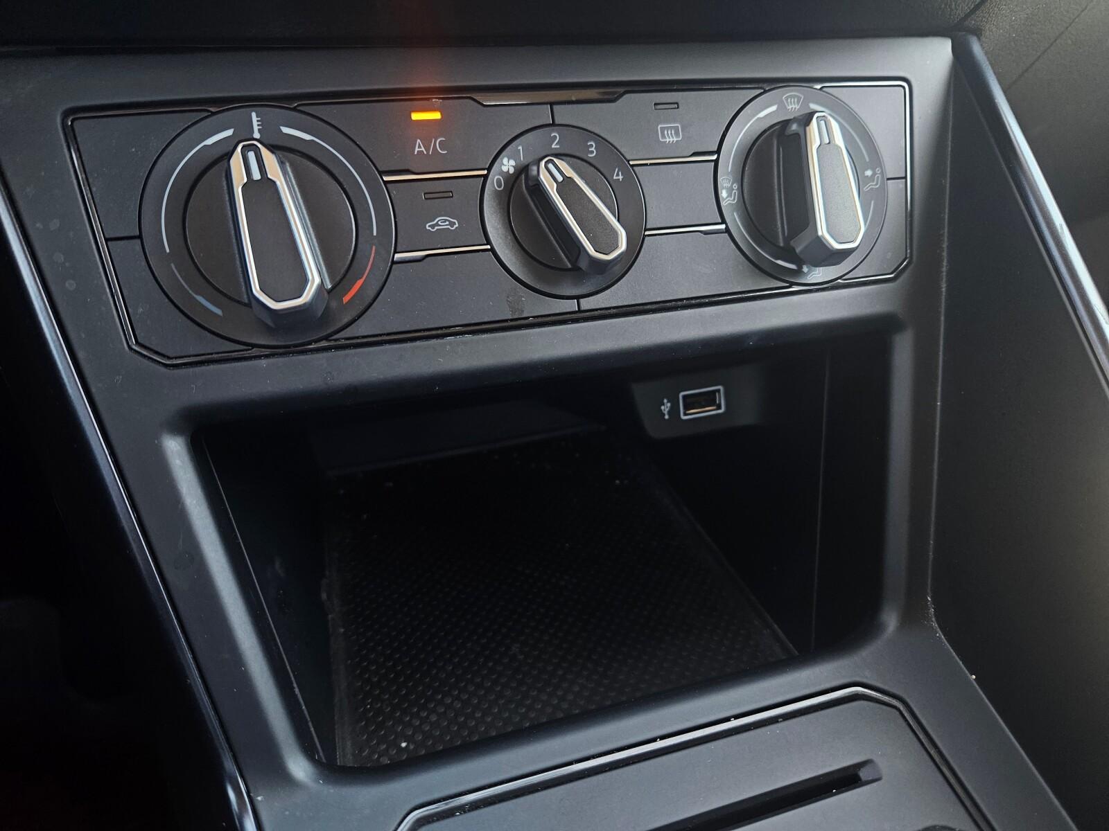1.0TSI 95KM Salon Polska 21