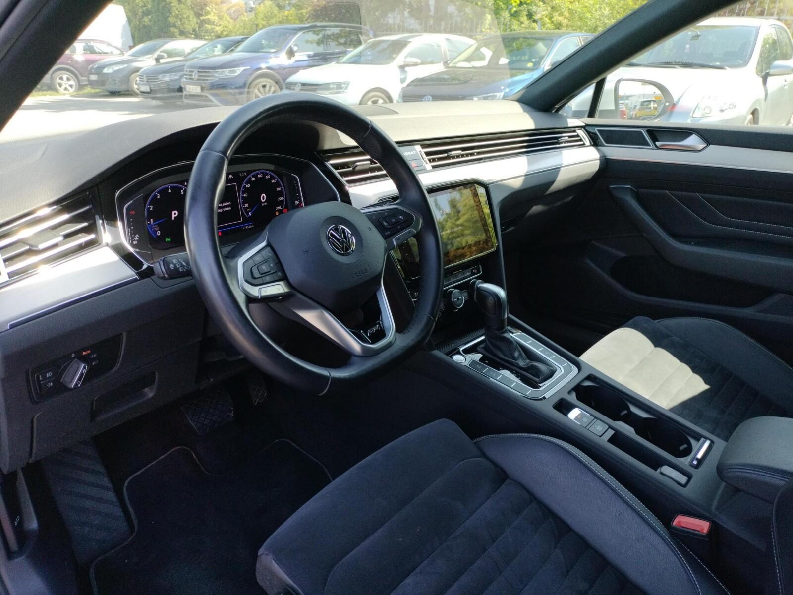Volkswagen Passat Variant R-line DSG 8