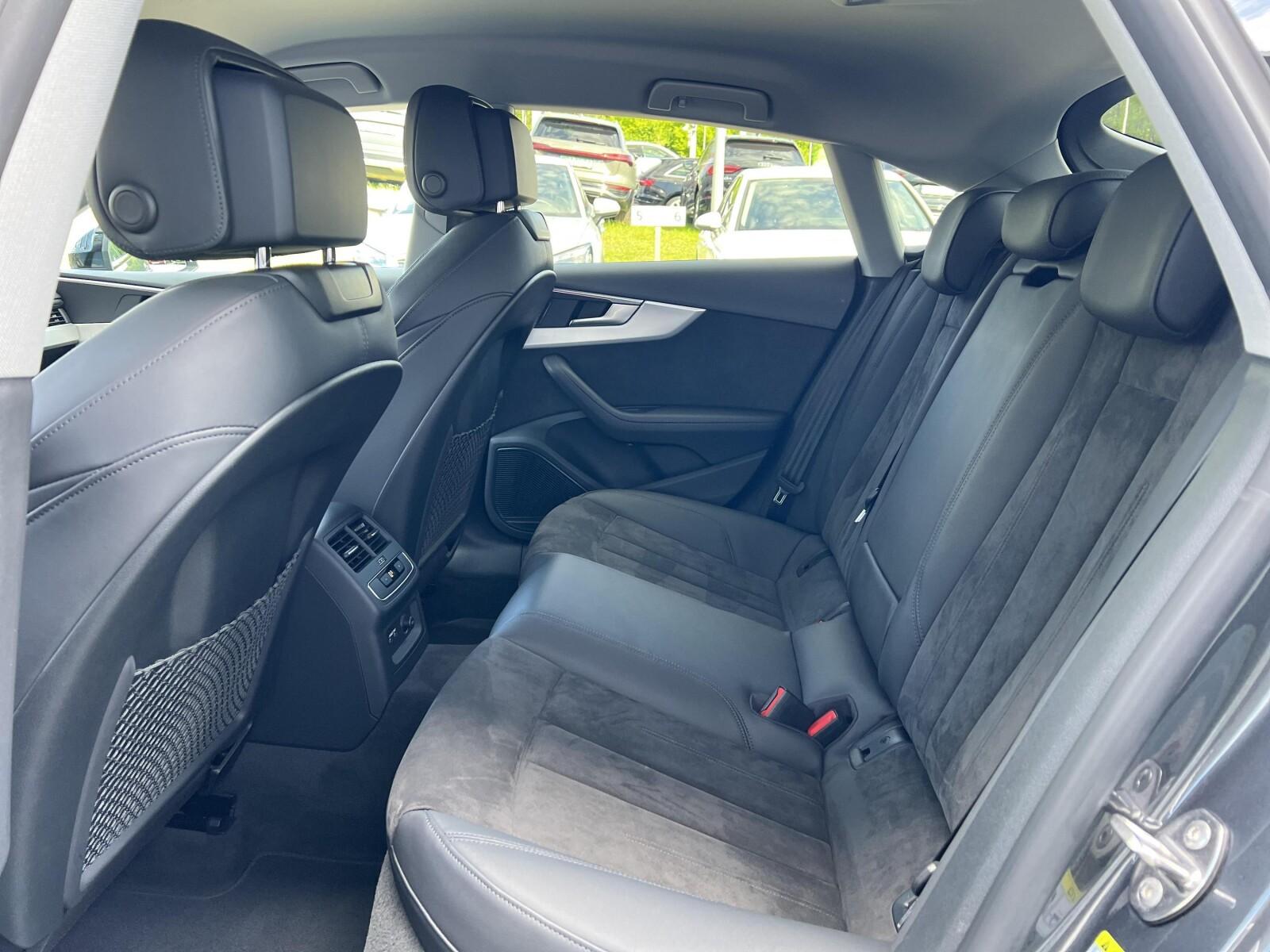 S-Line Apple CarPlay Reflektory LED Matrix Tempomat Virtual Cockpit 10