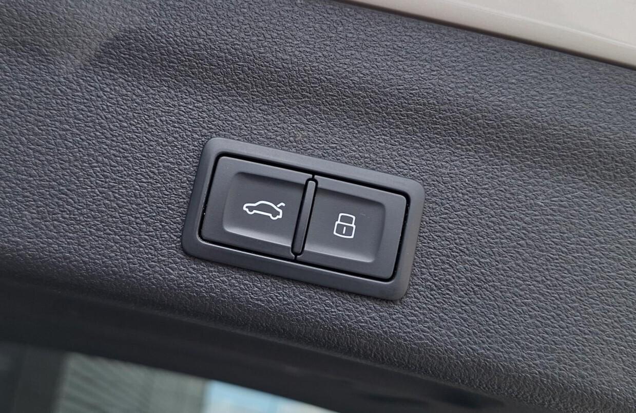 45TFSI mHEV Quattro Sport Stronic HAK/MatrixLed/Kam/Navi/SmInteFace 25