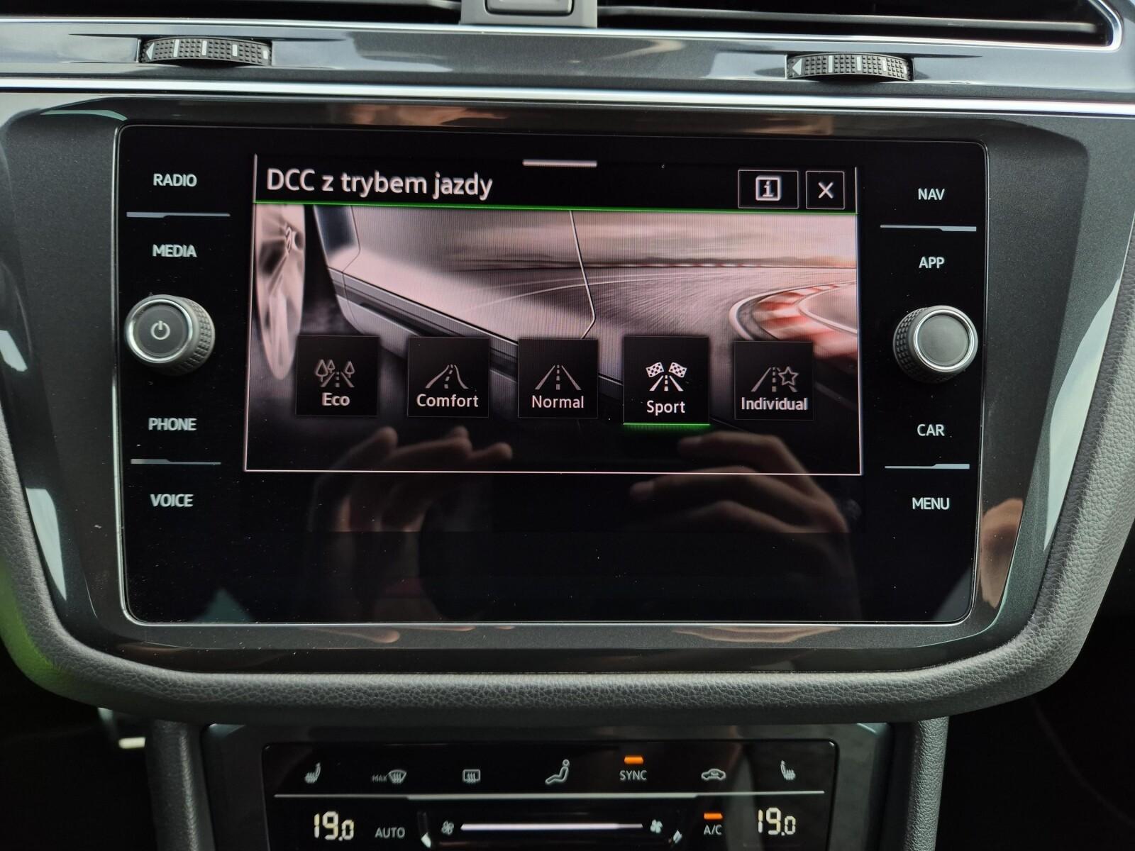 2.0TDI 200KM 4Motion R-Line DCC Alu20 Virtual Kamera Navi LED ACC FV23 28