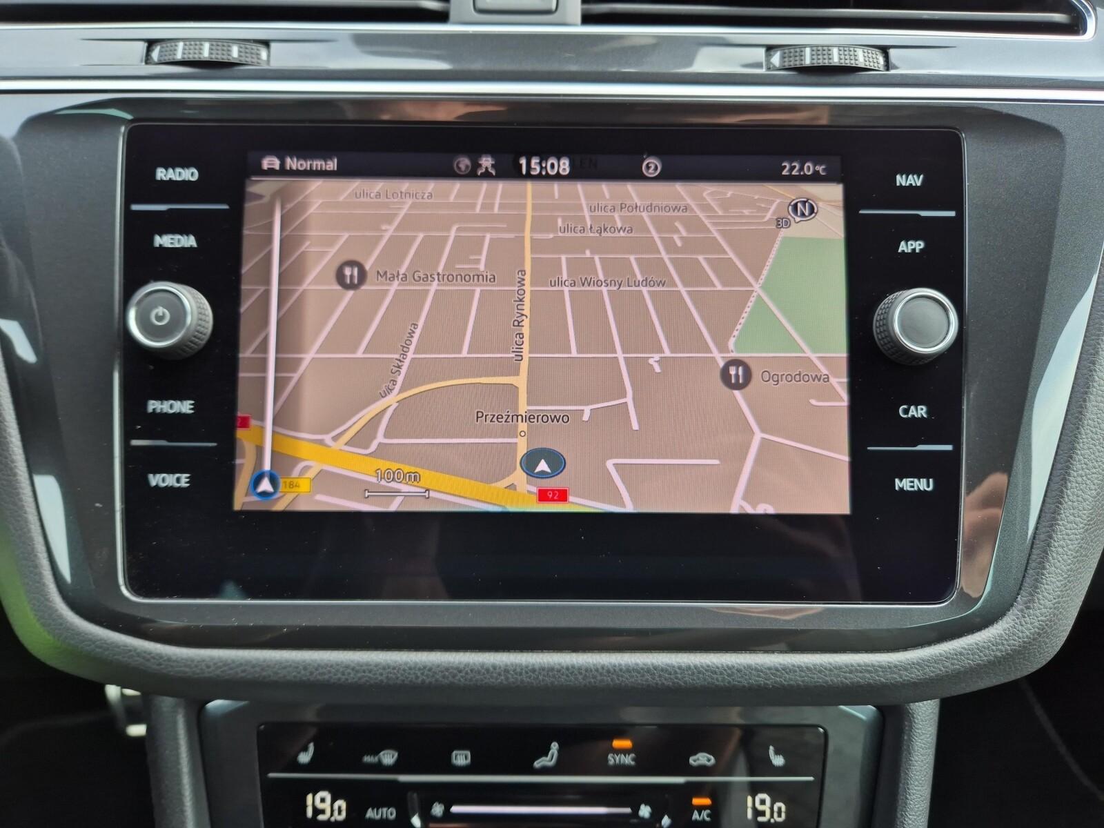 2.0TDI 200KM 4Motion R-Line DCC Alu20 Virtual Kamera Navi LED ACC FV23 22