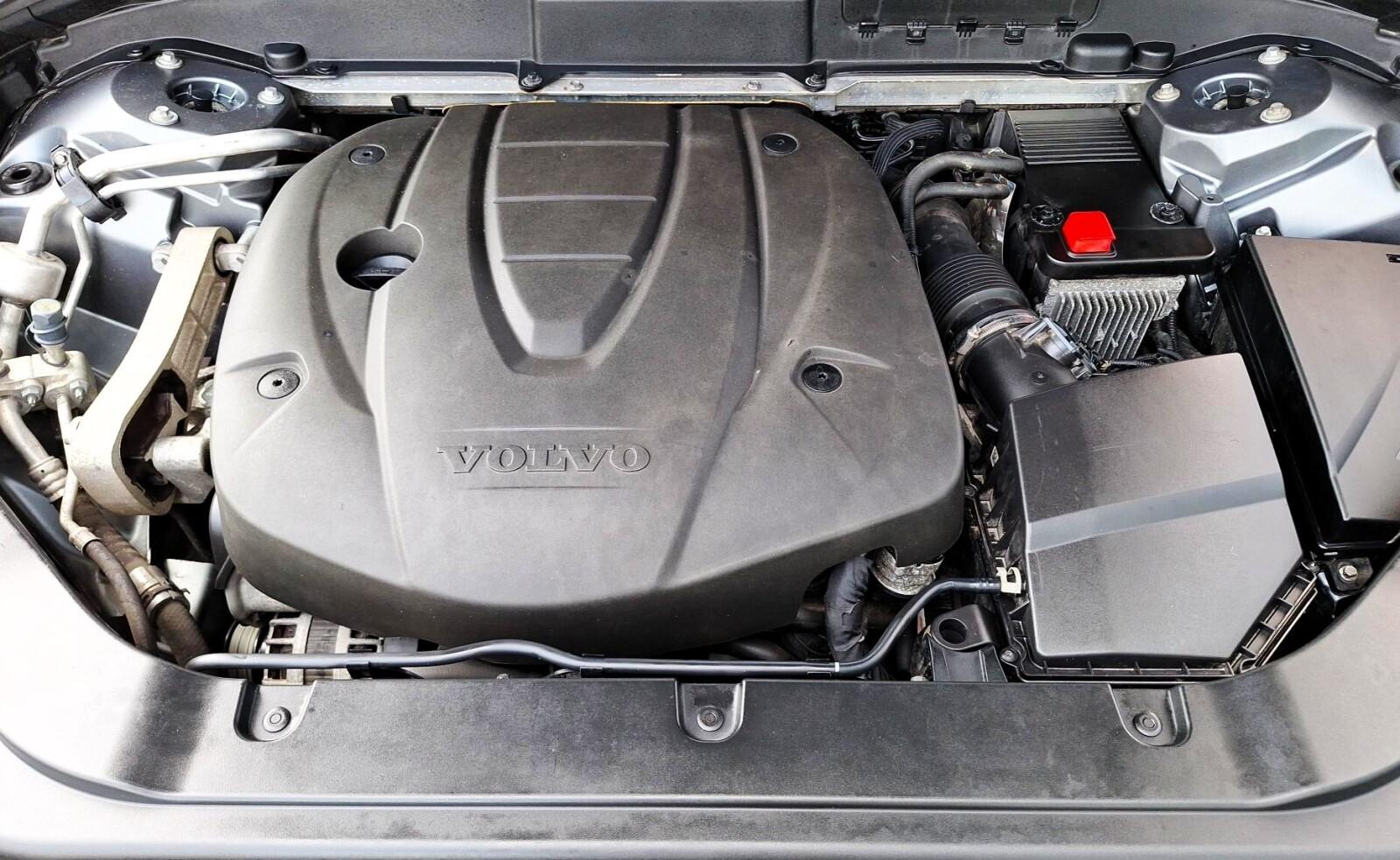 D5 AWD R-Design Diesel/KameraCofania/PodgrzewaneDyszeSpryskiwacza/PL 30