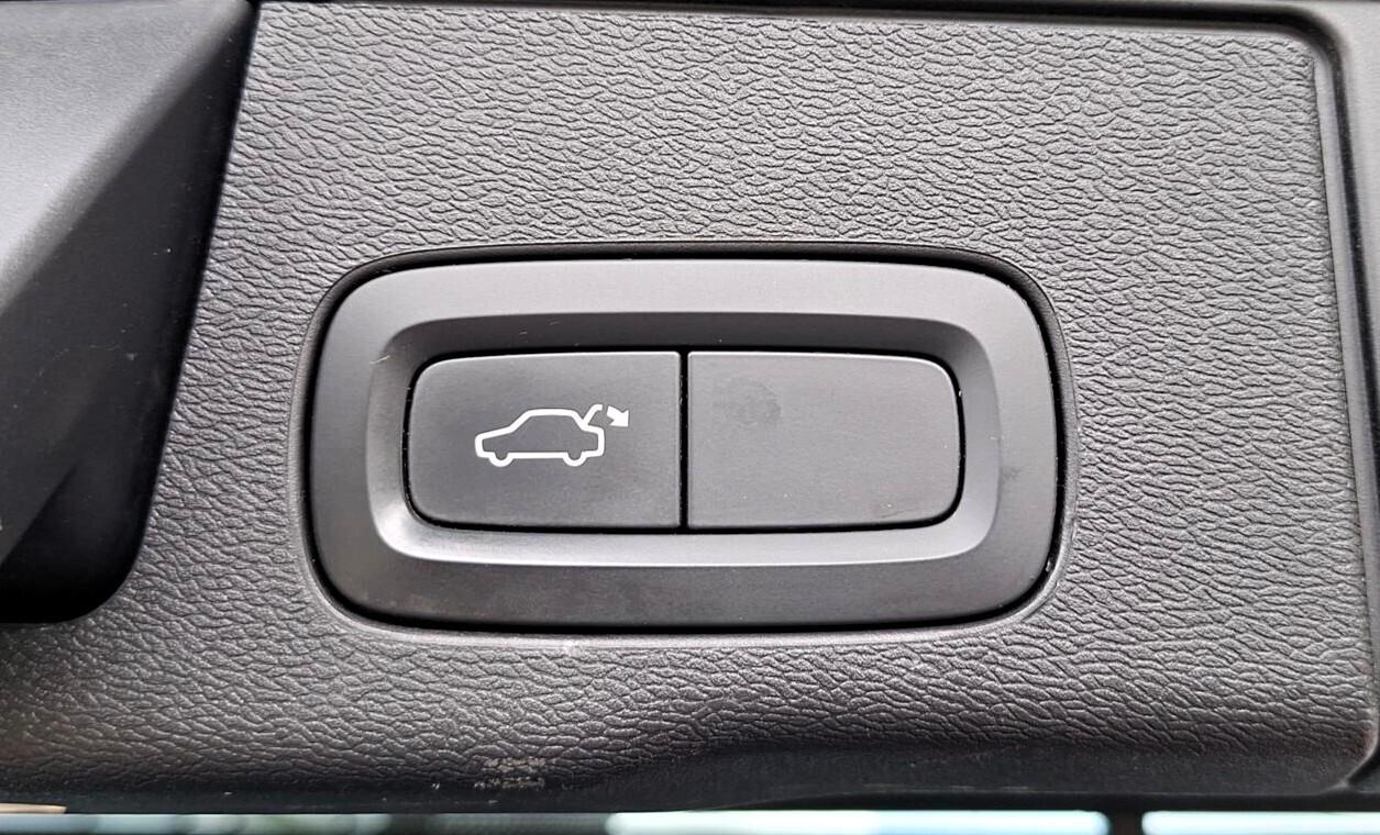 D5 AWD R-Design Diesel/KameraCofania/PodgrzewaneDyszeSpryskiwacza/PL 27