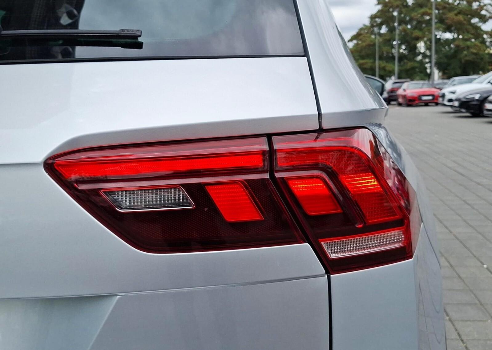 1.5 TSI 150KM KameraCofania/SmartphoneInterFace/Temp.ACC./Keyless 25