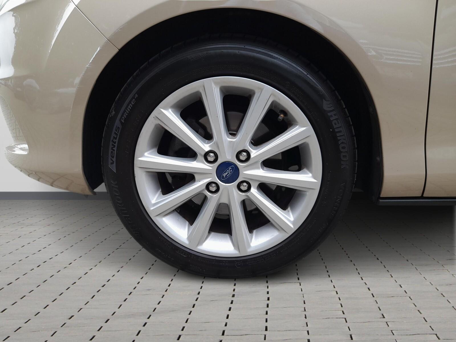 Titanium | xenon | klimatyzacja auto.  | podgrzewane fotele | tempomat 19