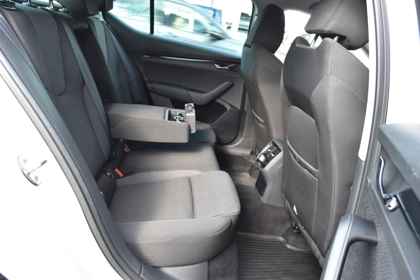 SalonPL 150 KM TDI DSG Ambition+Selection|LED|Kamera|Kessy VAT23% 32