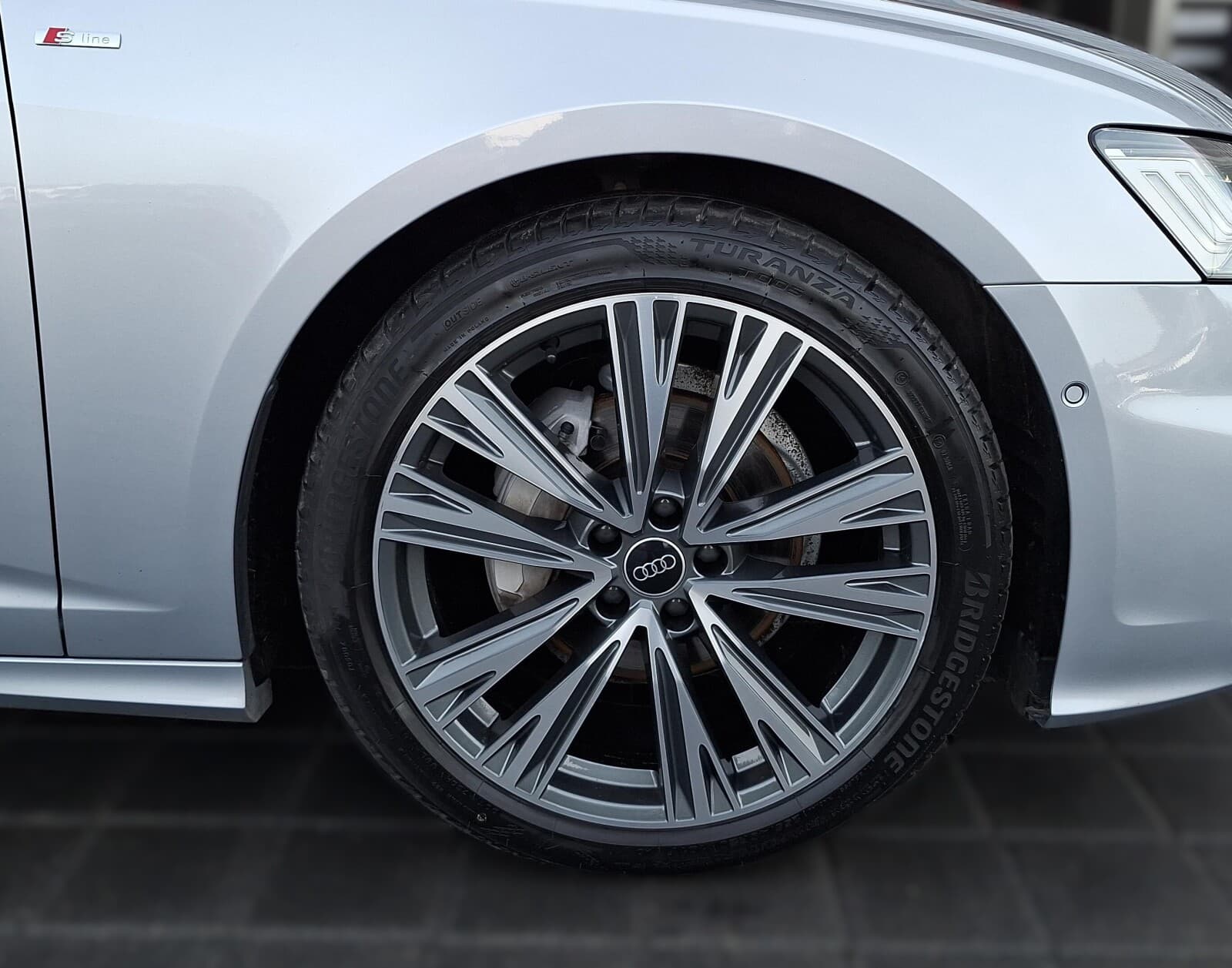 Audi A6 Avant