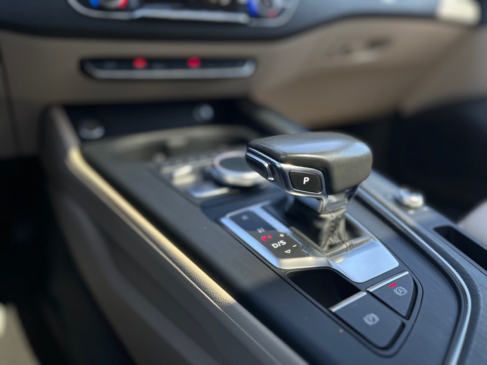 Audi A4 Limousine