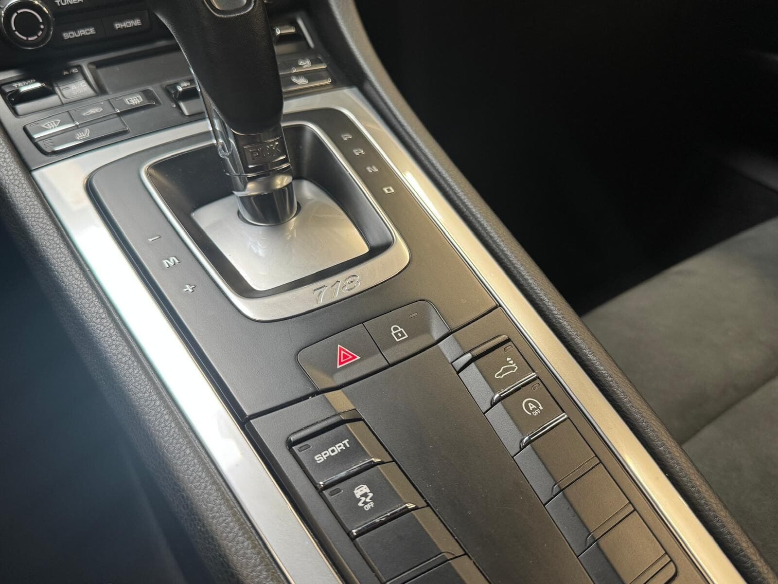 Porsche 718 Cayman