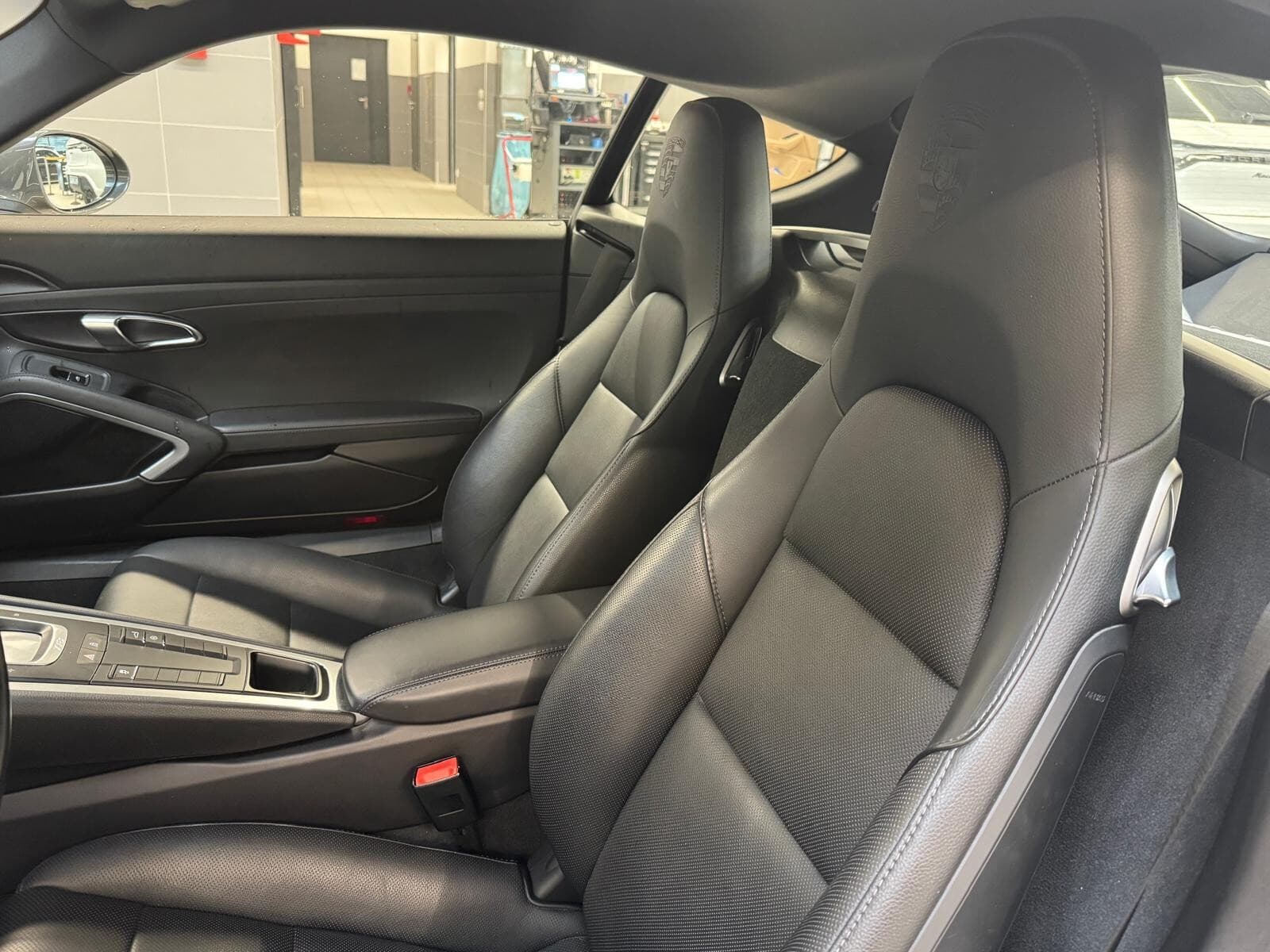 Porsche 718 Cayman
