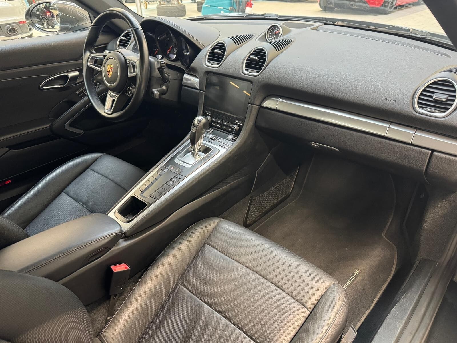 Porsche 718 Cayman