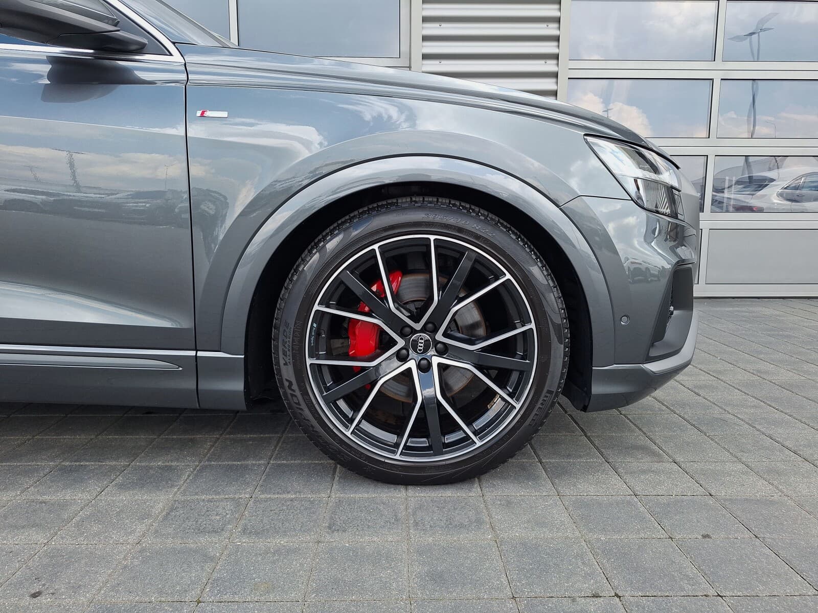 Audi Q8
