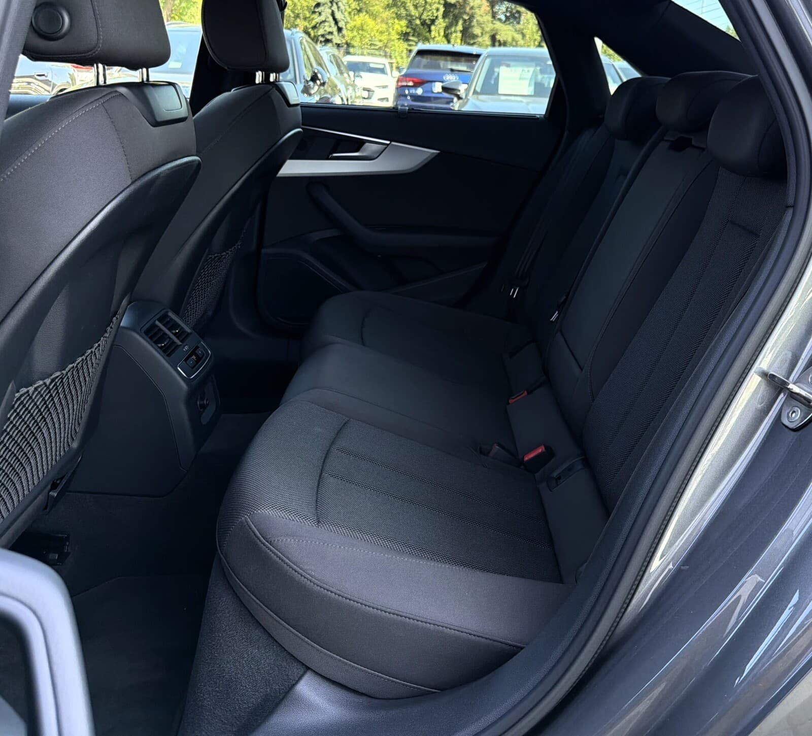 Audi A4 Limousine