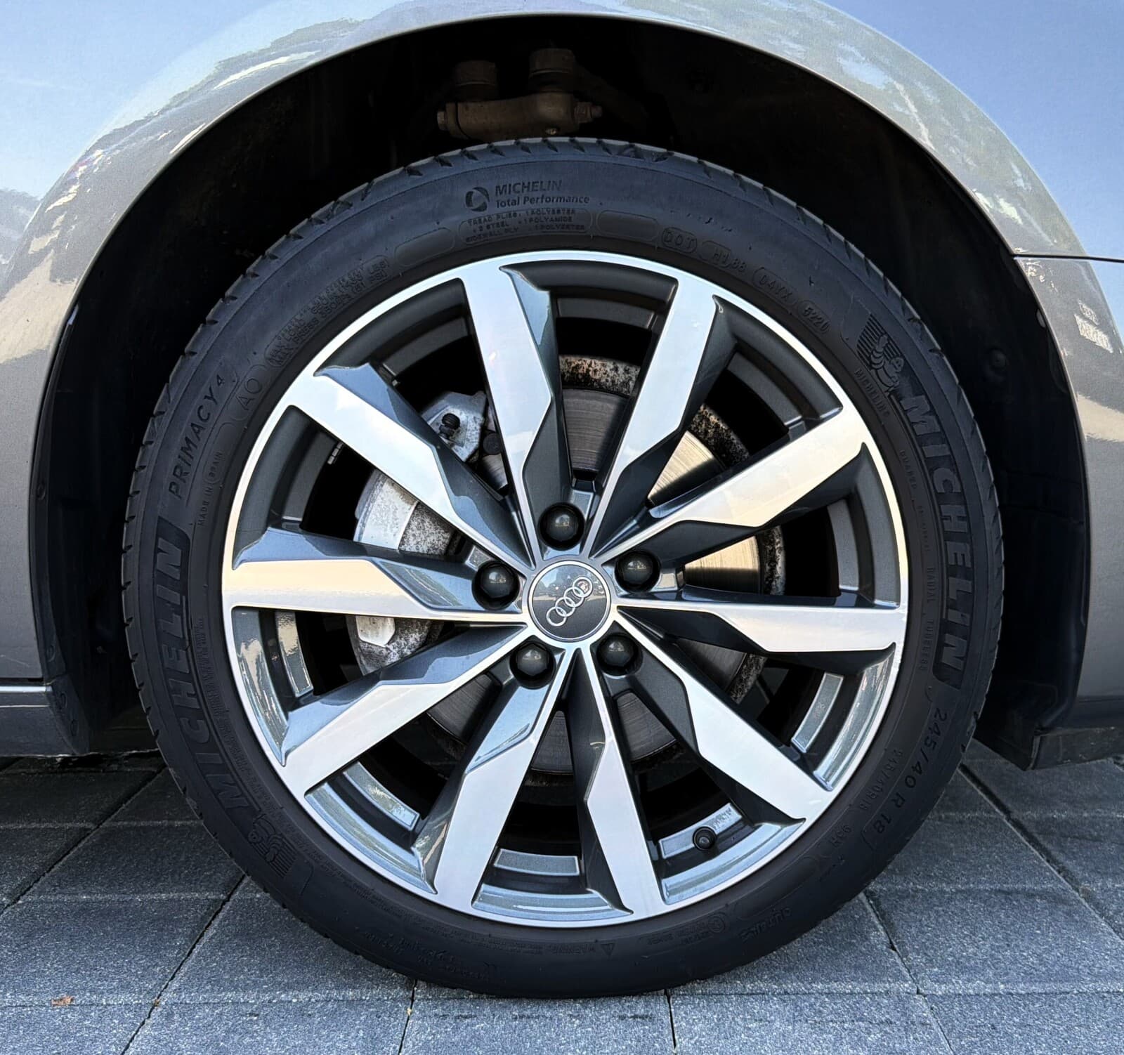 Audi A4 Limousine