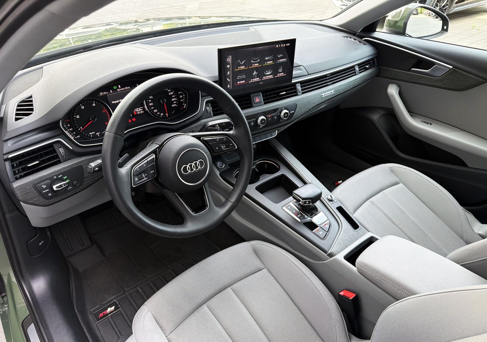 Audi A4 Limousine