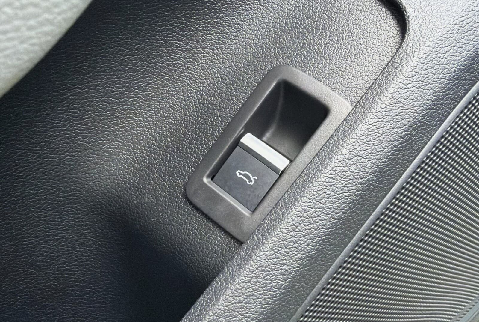 Audi A4 Limousine