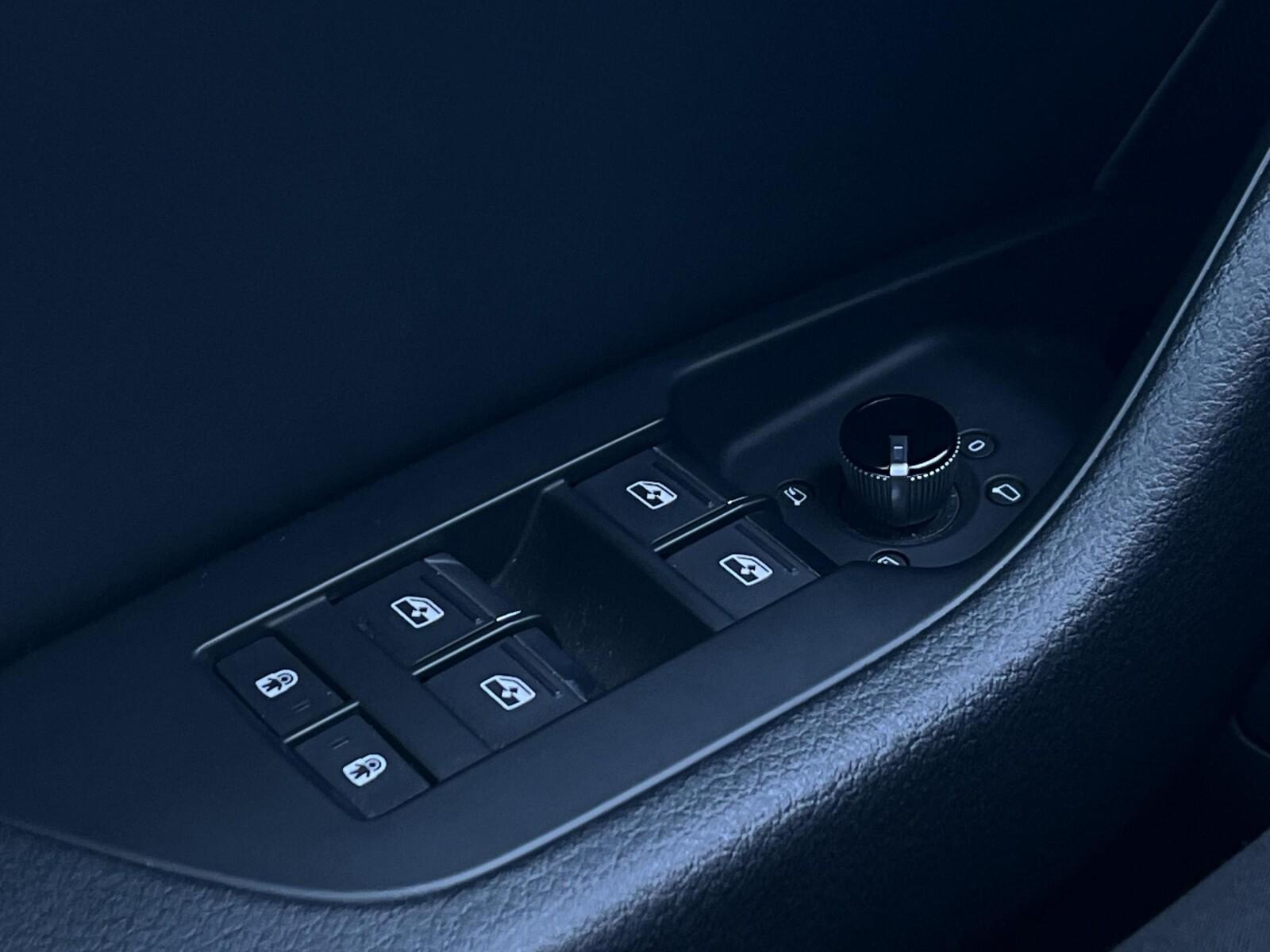 Quattro Matrix LED Tempomat Apple CarPlay Kamera 360 Sportowe fotele 19